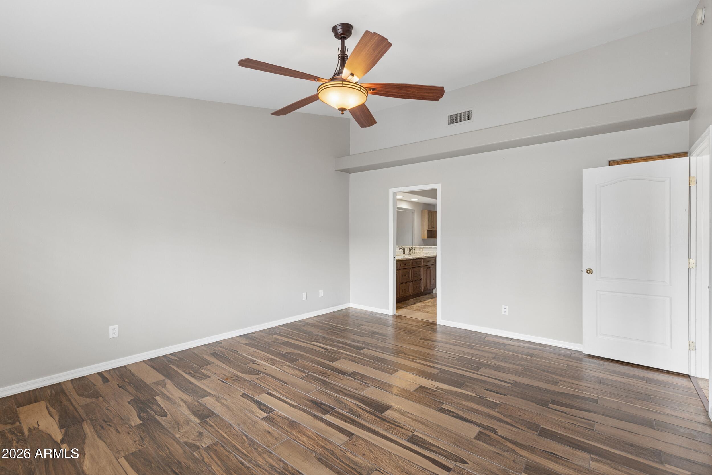 APACHE WELLS 2 UNIT 1 - Residential