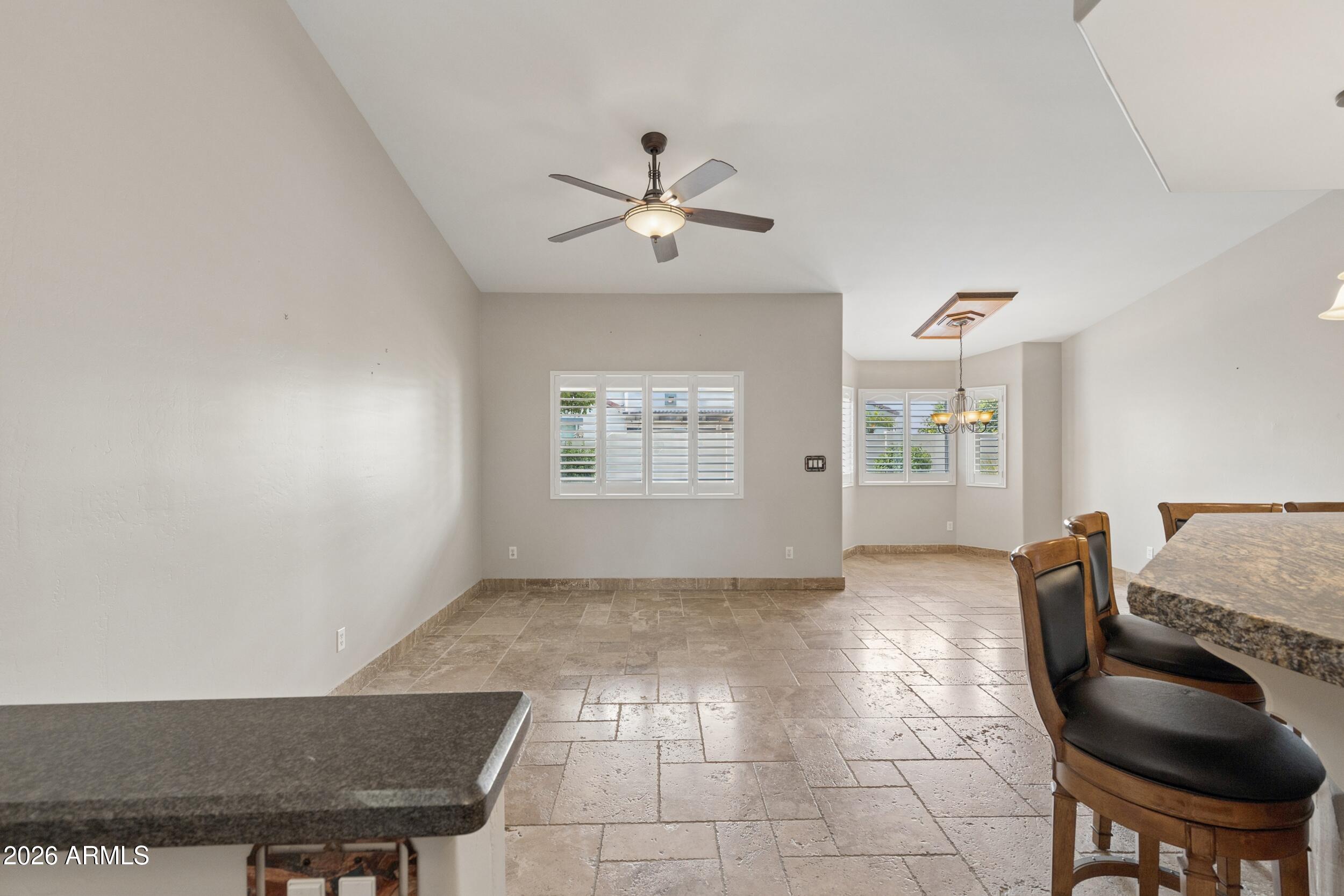 APACHE WELLS 2 UNIT 1 - Residential