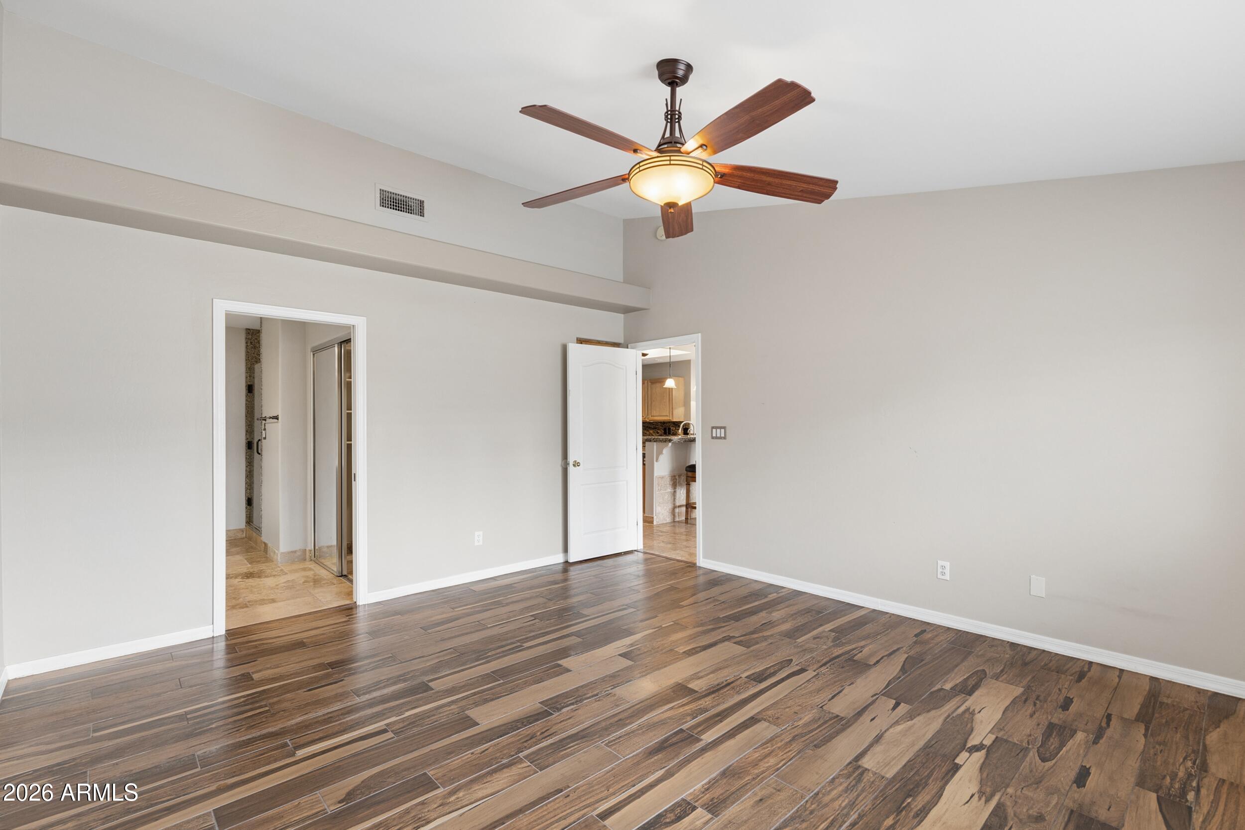 APACHE WELLS 2 UNIT 1 - Residential