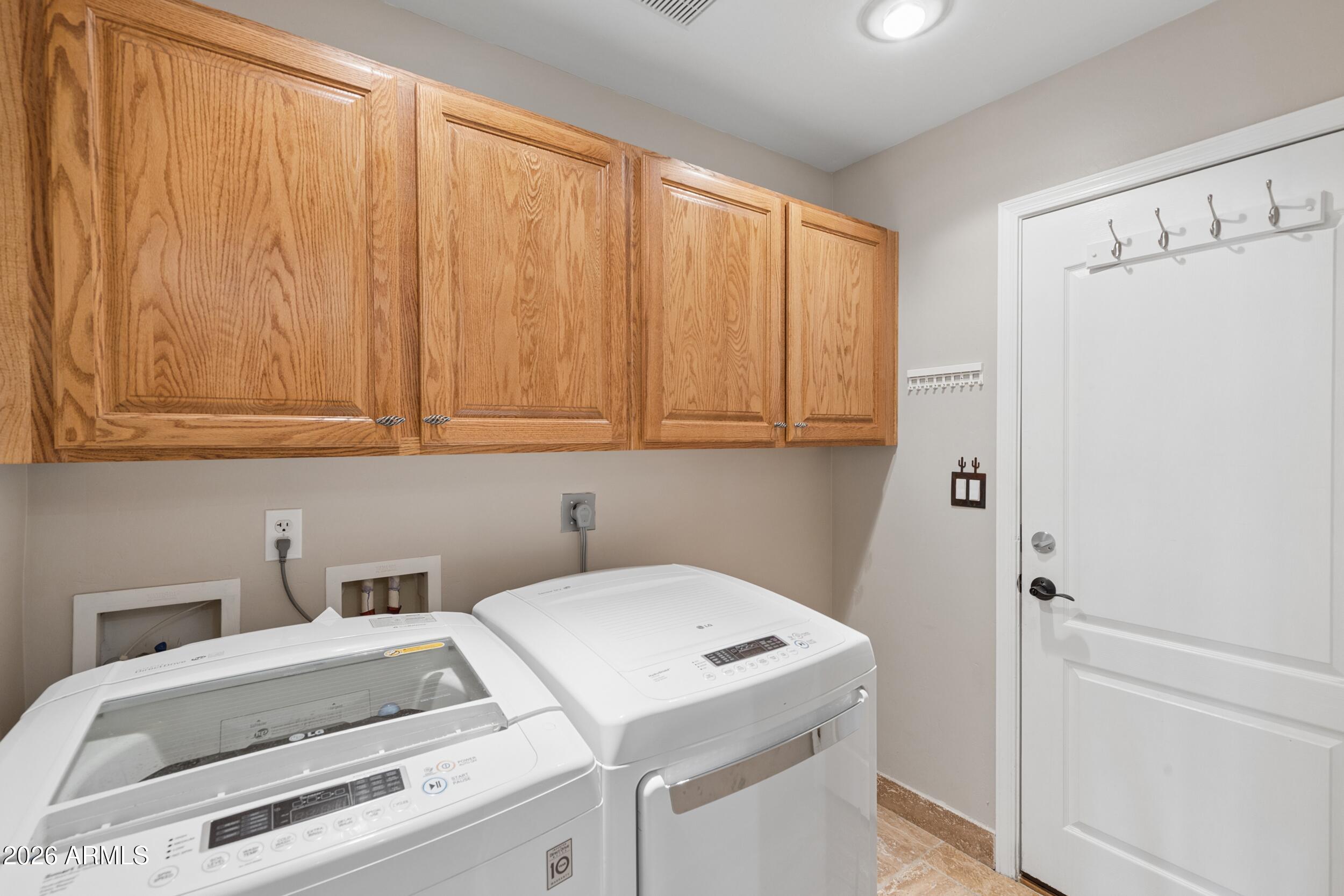 APACHE WELLS 2 UNIT 1 - Residential