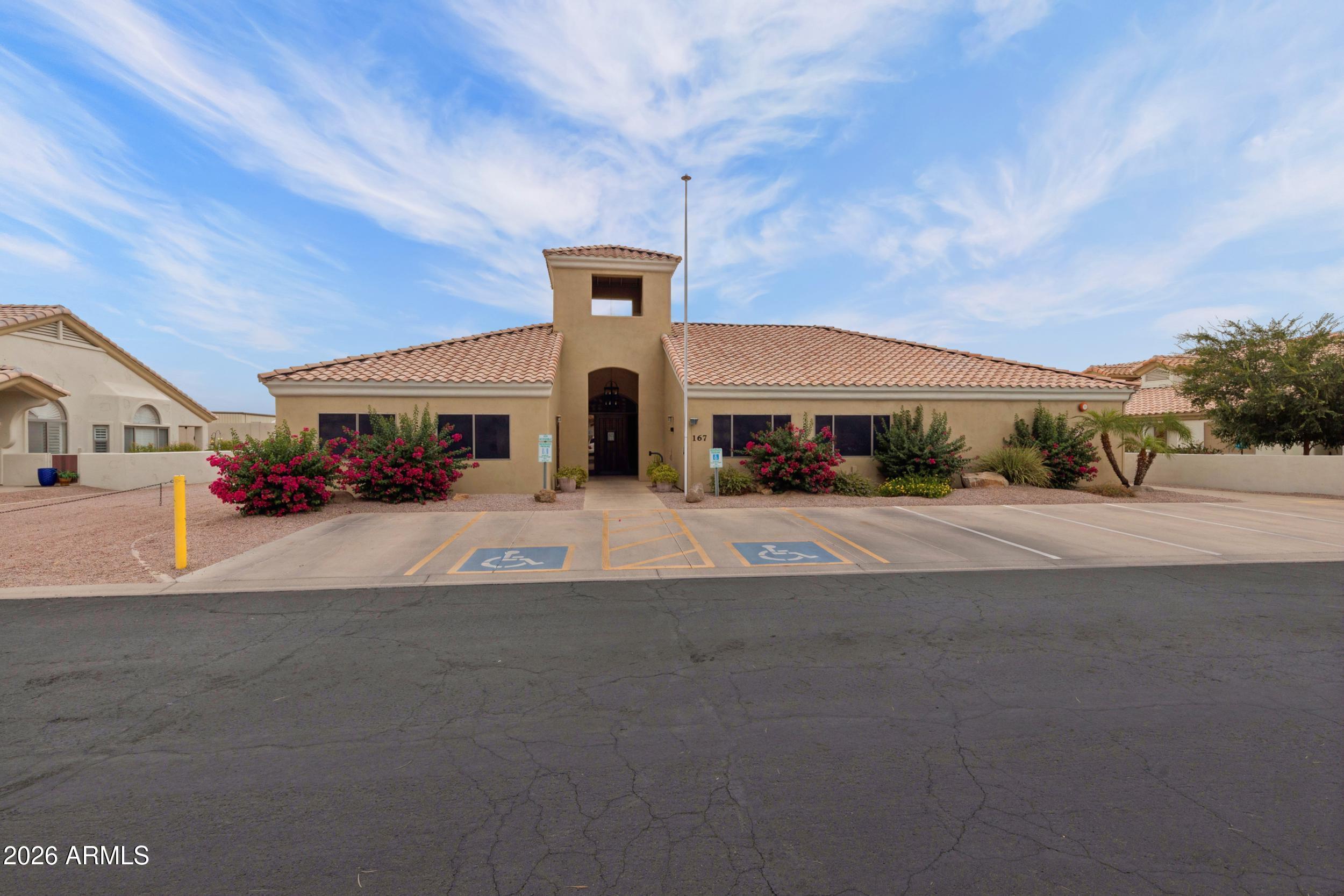 APACHE WELLS 2 UNIT 1 - Residential