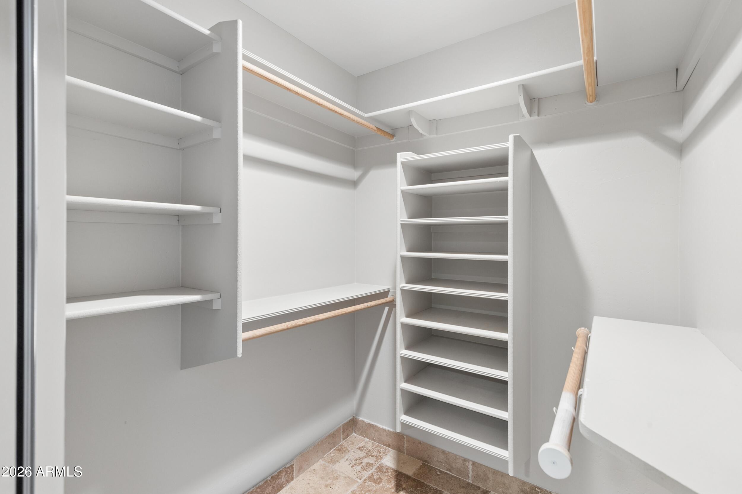 APACHE WELLS 2 UNIT 1 - Residential