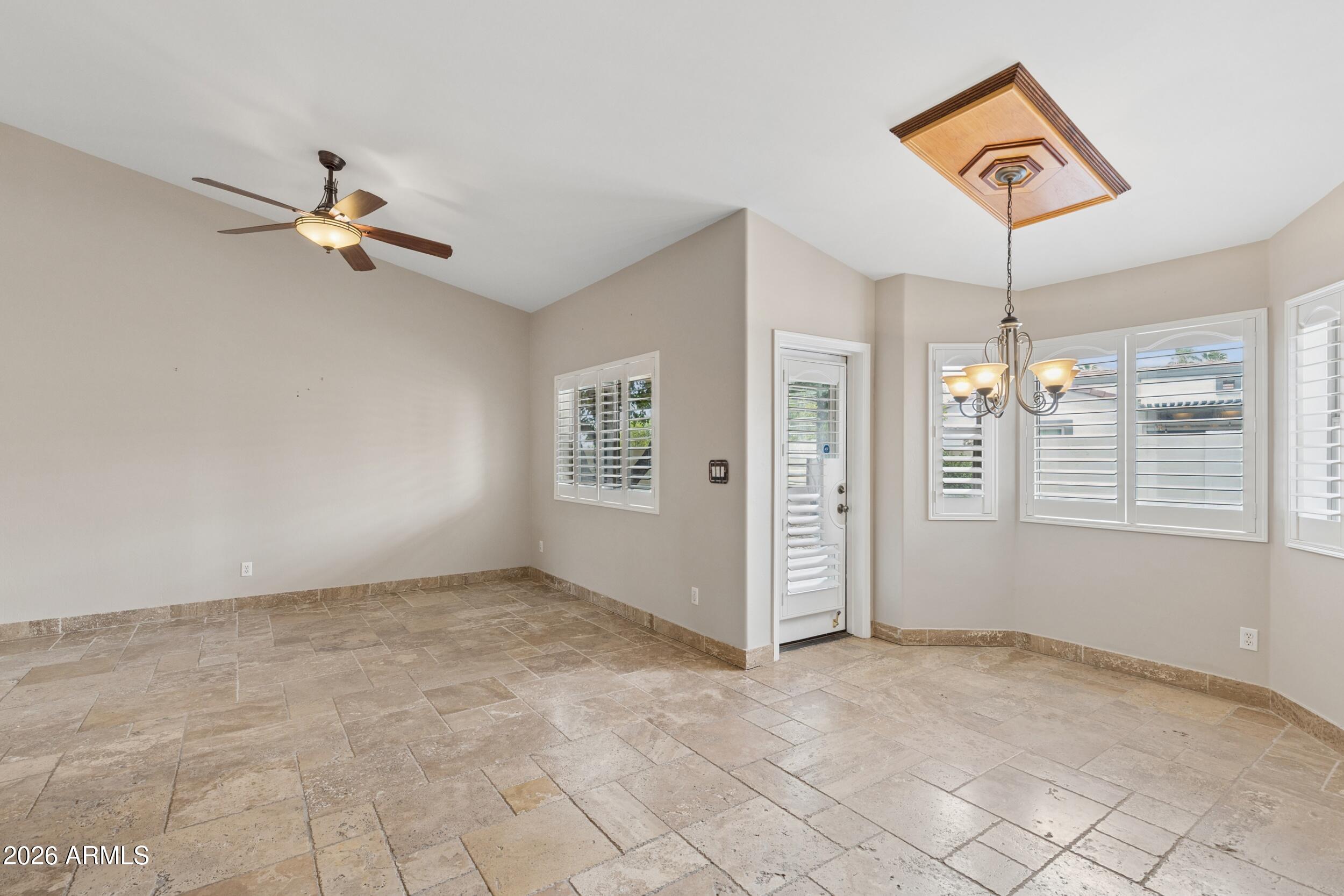 APACHE WELLS 2 UNIT 1 - Residential