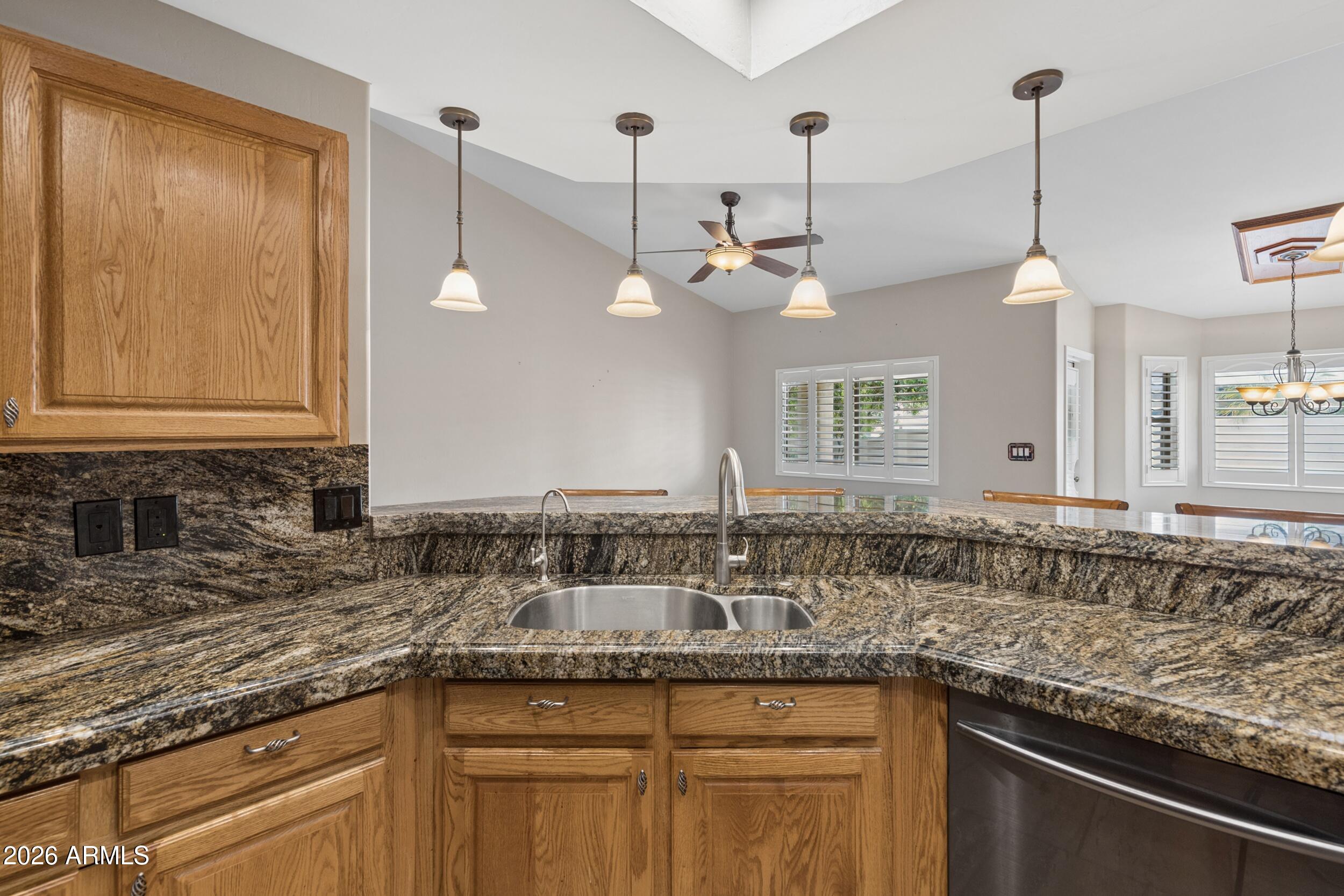 APACHE WELLS 2 UNIT 1 - Residential