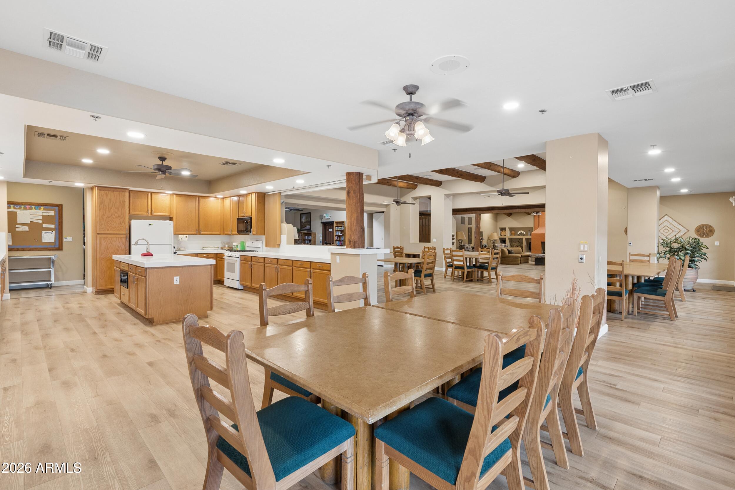 APACHE WELLS 2 UNIT 1 - Residential