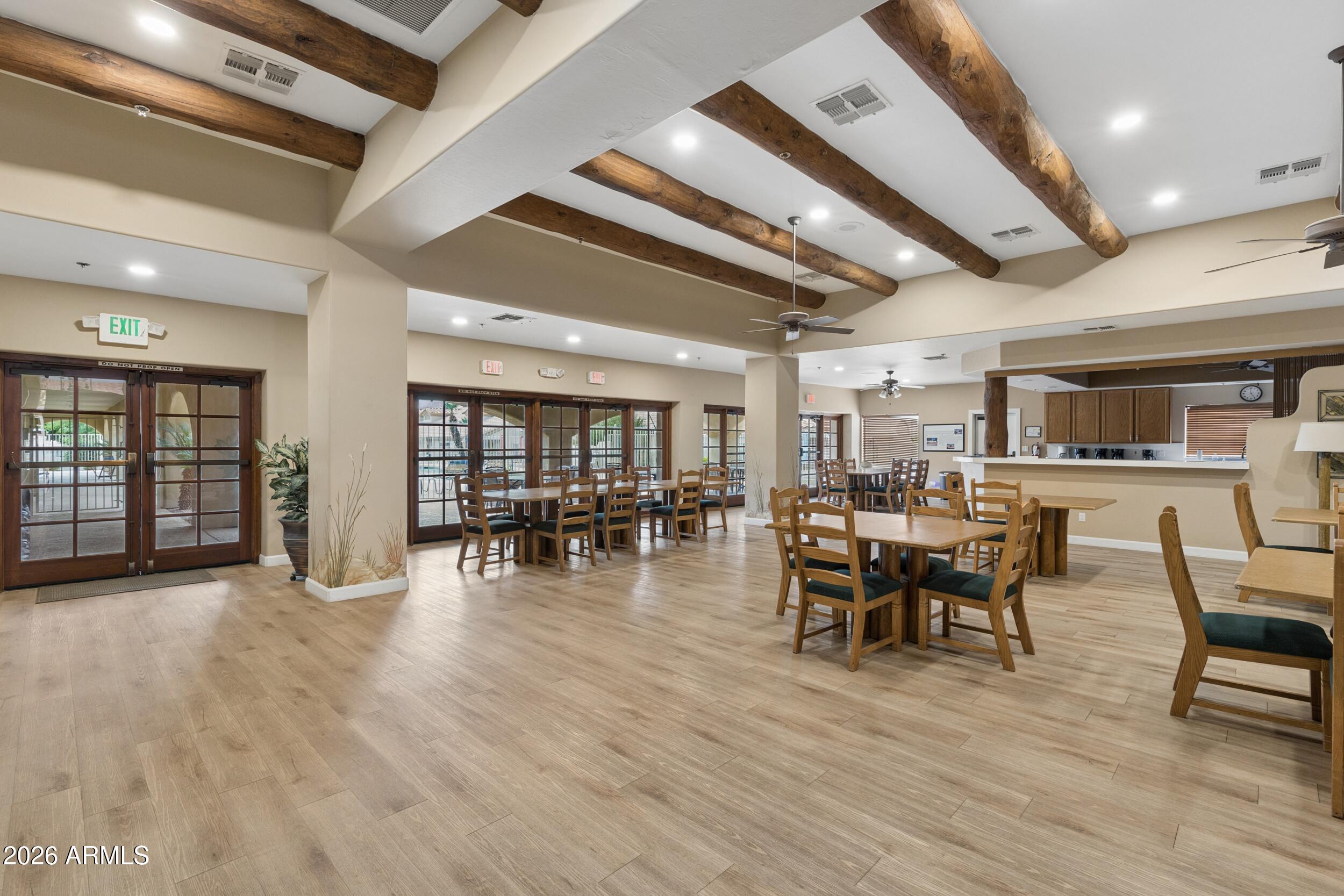 APACHE WELLS 2 UNIT 1 - Residential