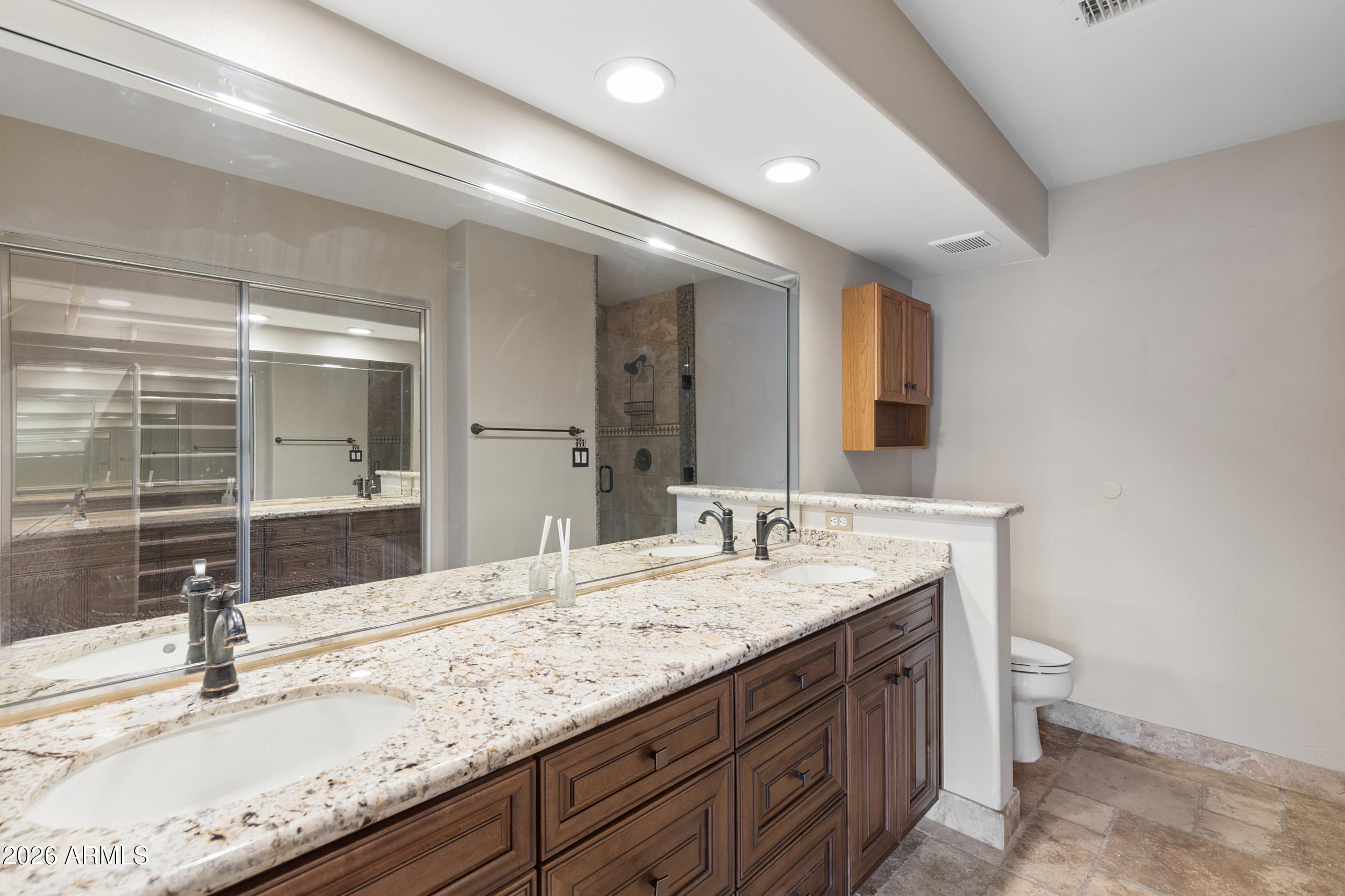 APACHE WELLS 2 UNIT 1 - Residential