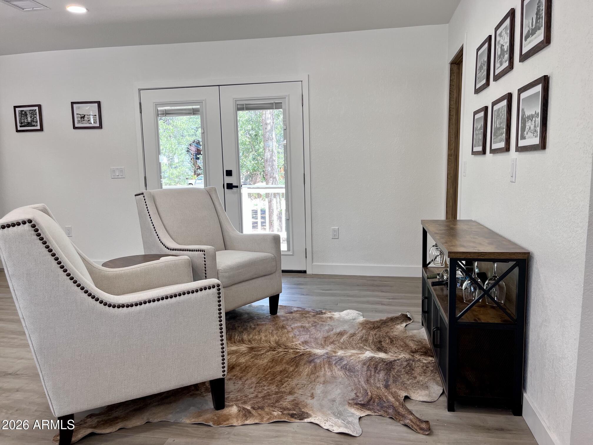 PINETOP LAKES EQUESTRIAN UNIT 1 - Residential