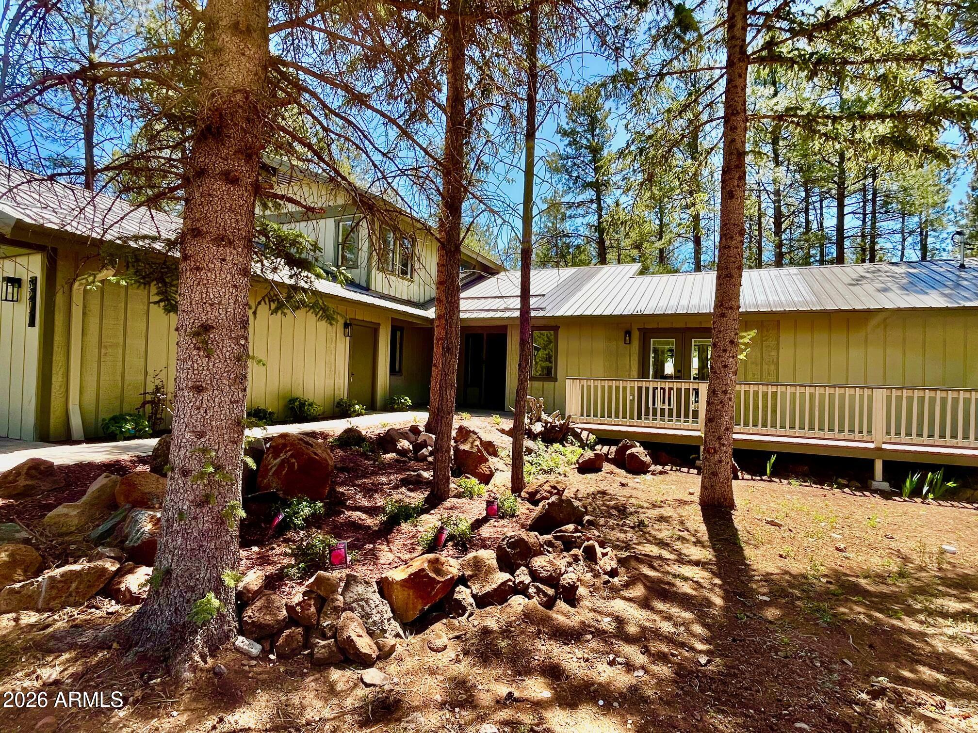 PINETOP LAKES EQUESTRIAN UNIT 1 - Residential