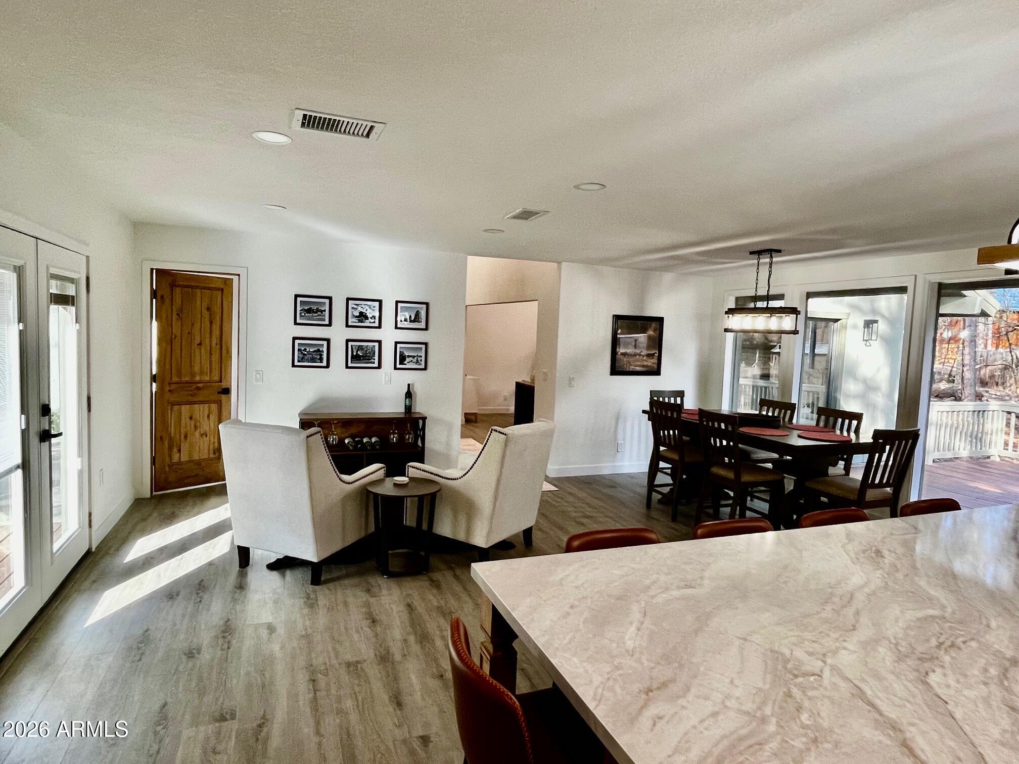PINETOP LAKES EQUESTRIAN UNIT 1 - Residential