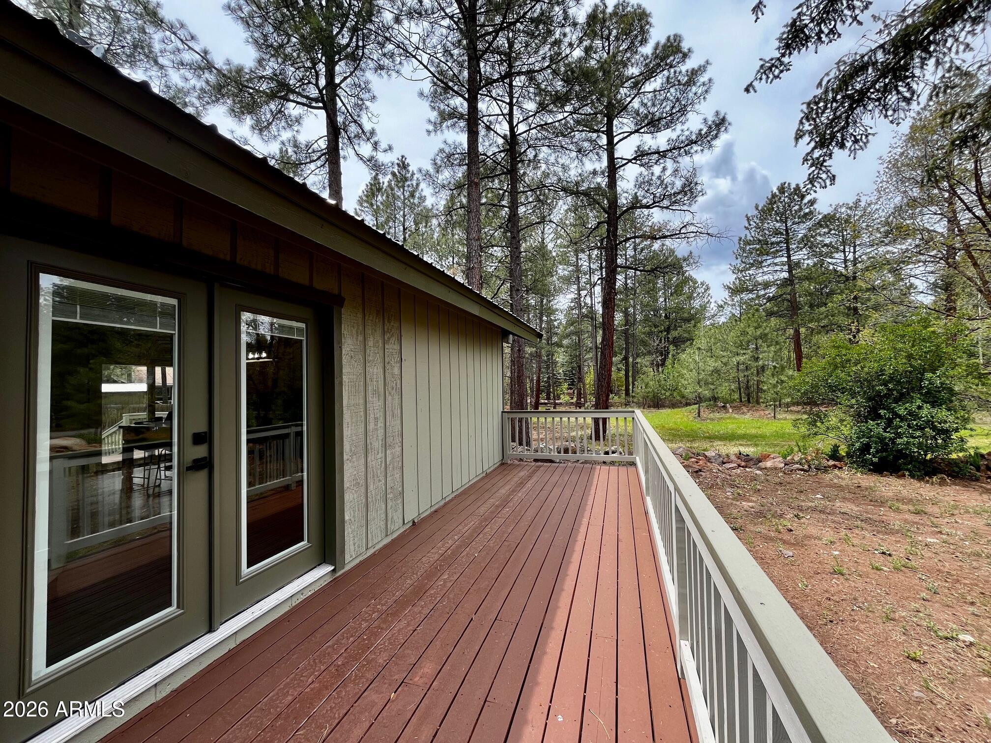 PINETOP LAKES EQUESTRIAN UNIT 1 - Residential