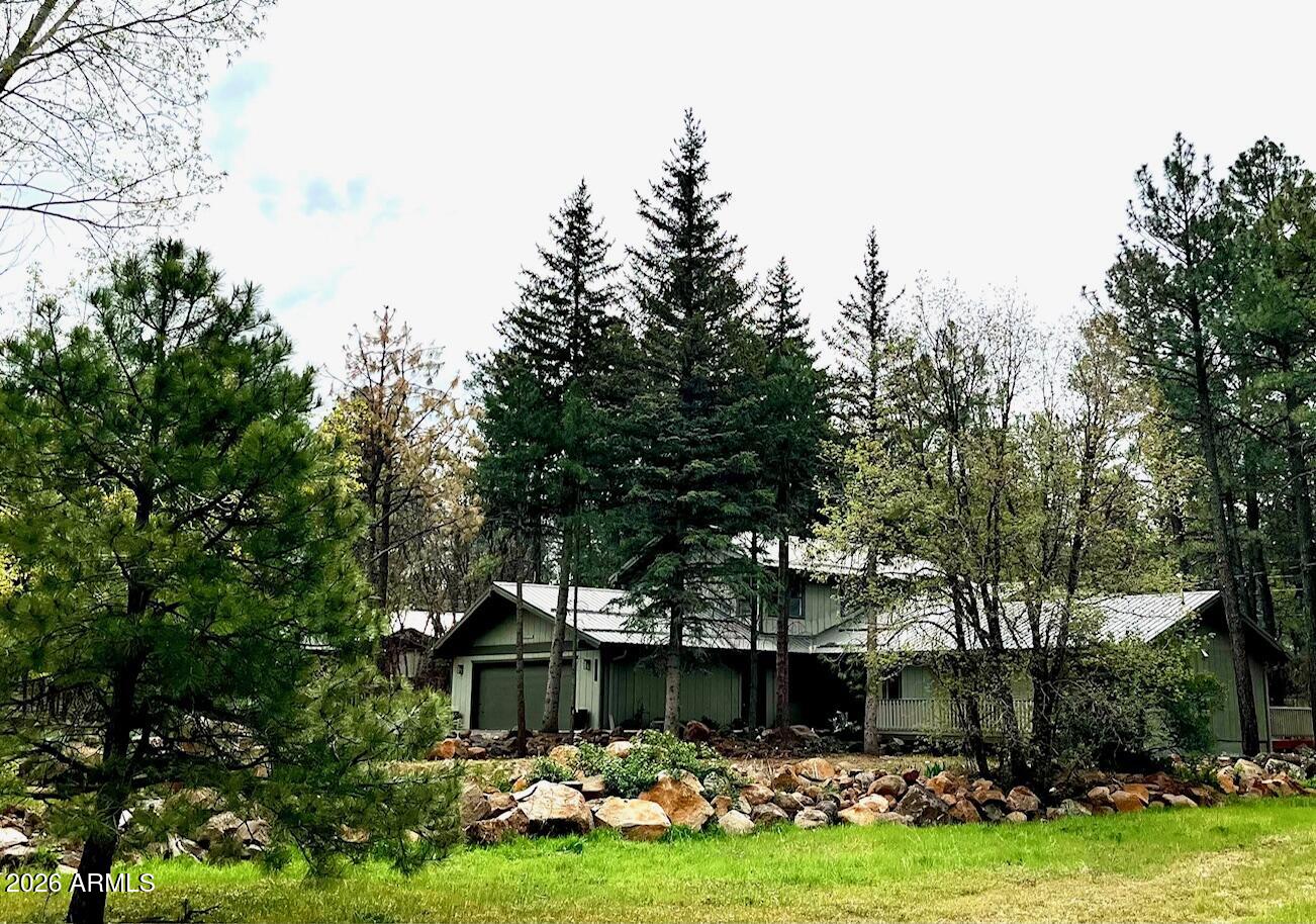 PINETOP LAKES EQUESTRIAN UNIT 1 - Residential
