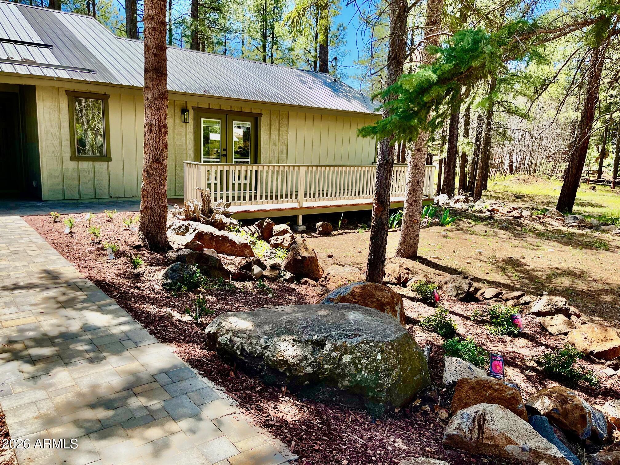 PINETOP LAKES EQUESTRIAN UNIT 1 - Residential