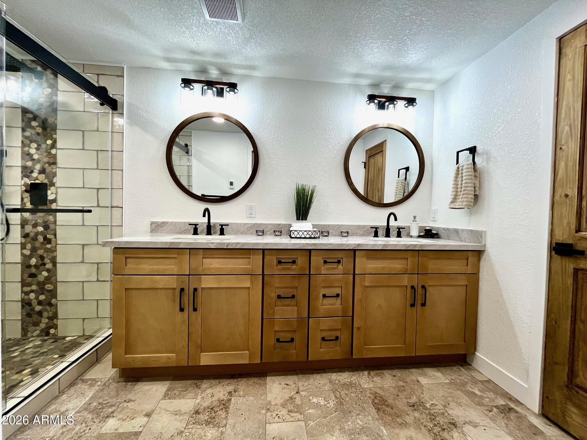 PINETOP LAKES EQUESTRIAN UNIT 1 - Residential
