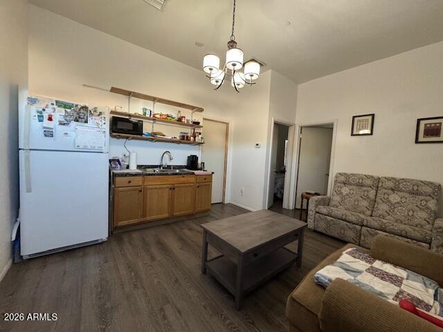 FREEWAY ACRES - Residential