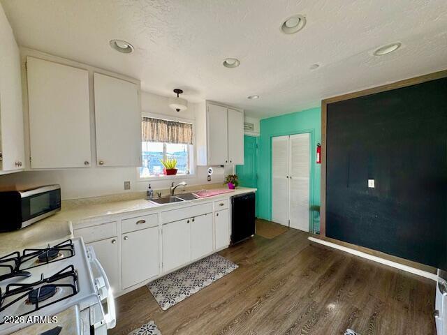 FREEWAY ACRES - Residential