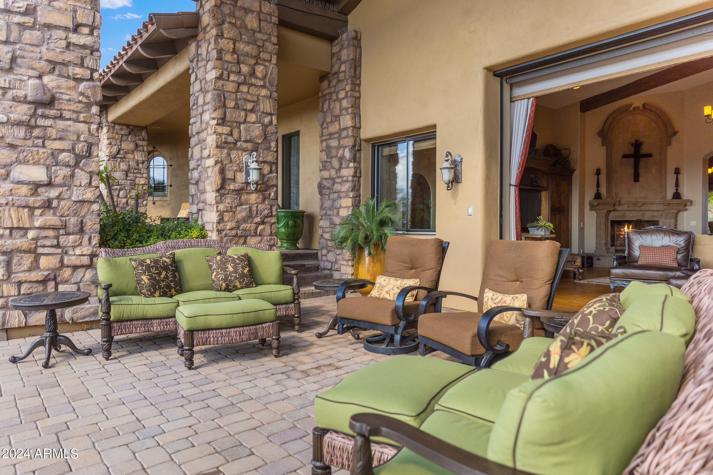 DIAMOND POINT AT LAS SENDAS MOUNTAIN - Residential