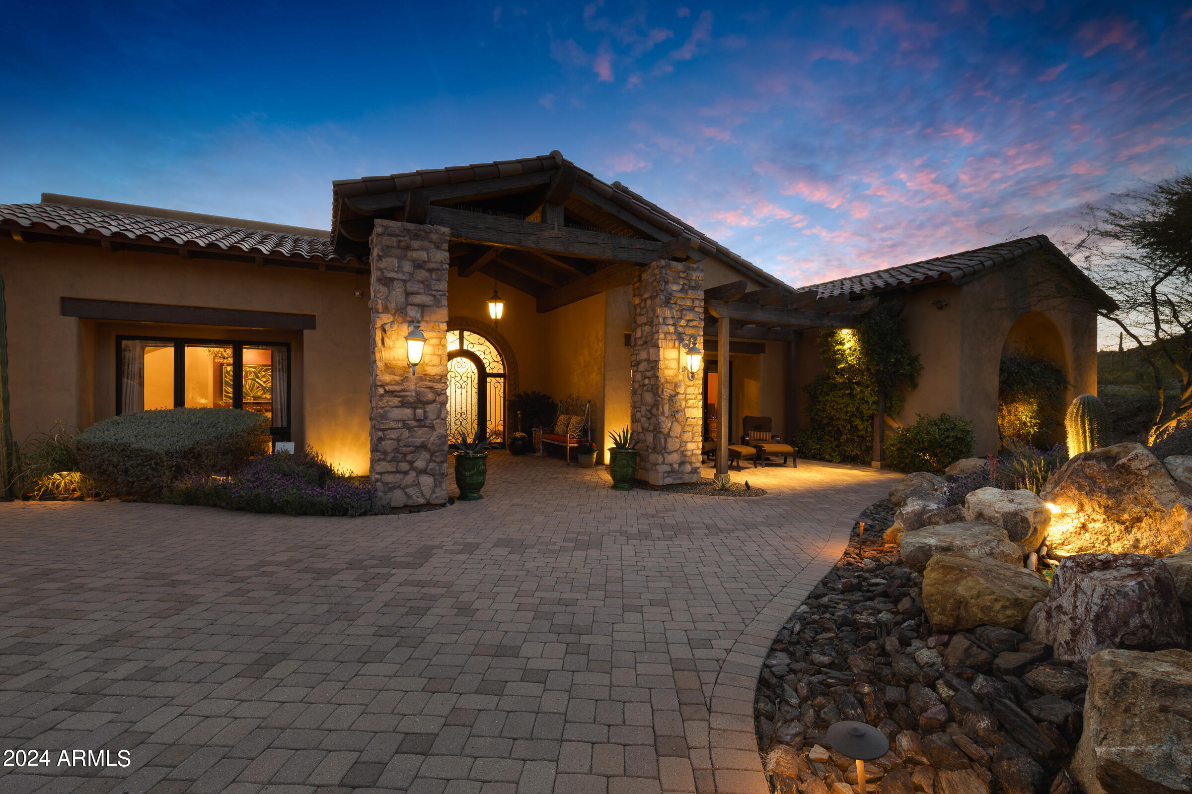 DIAMOND POINT AT LAS SENDAS MOUNTAIN - Residential