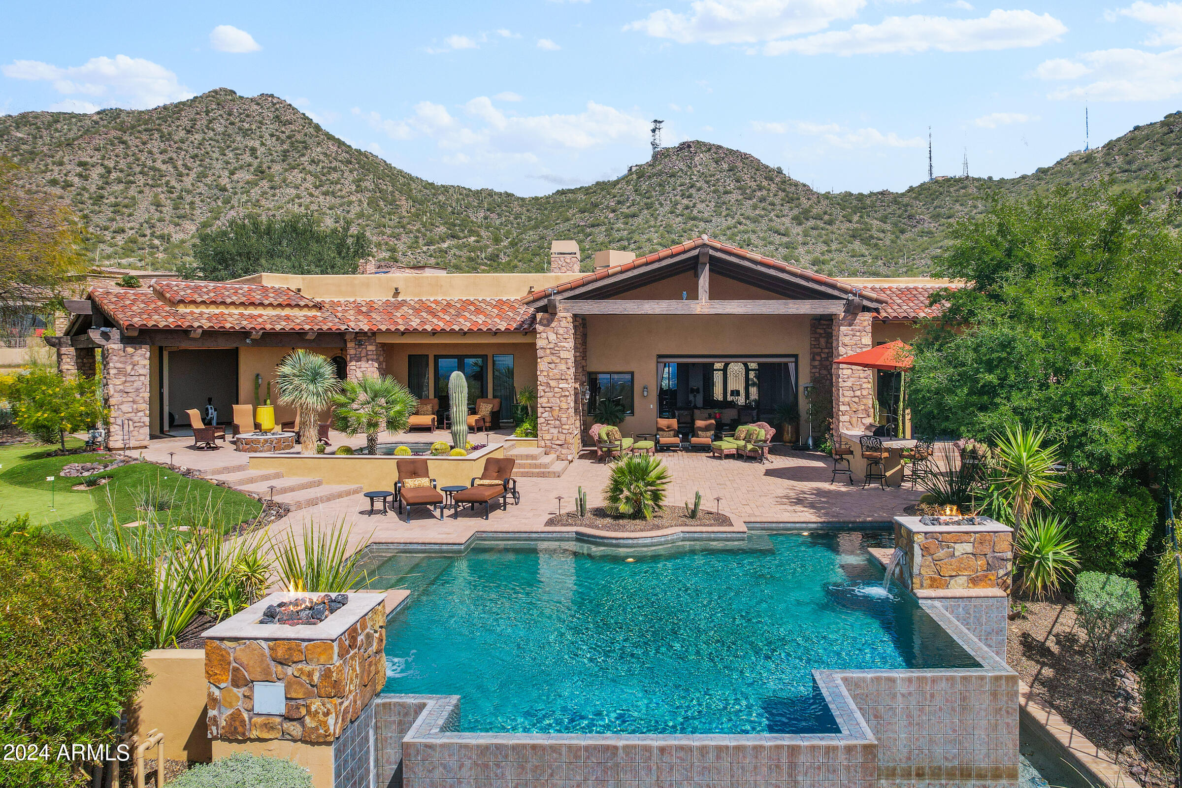 DIAMOND POINT AT LAS SENDAS MOUNTAIN - Residential