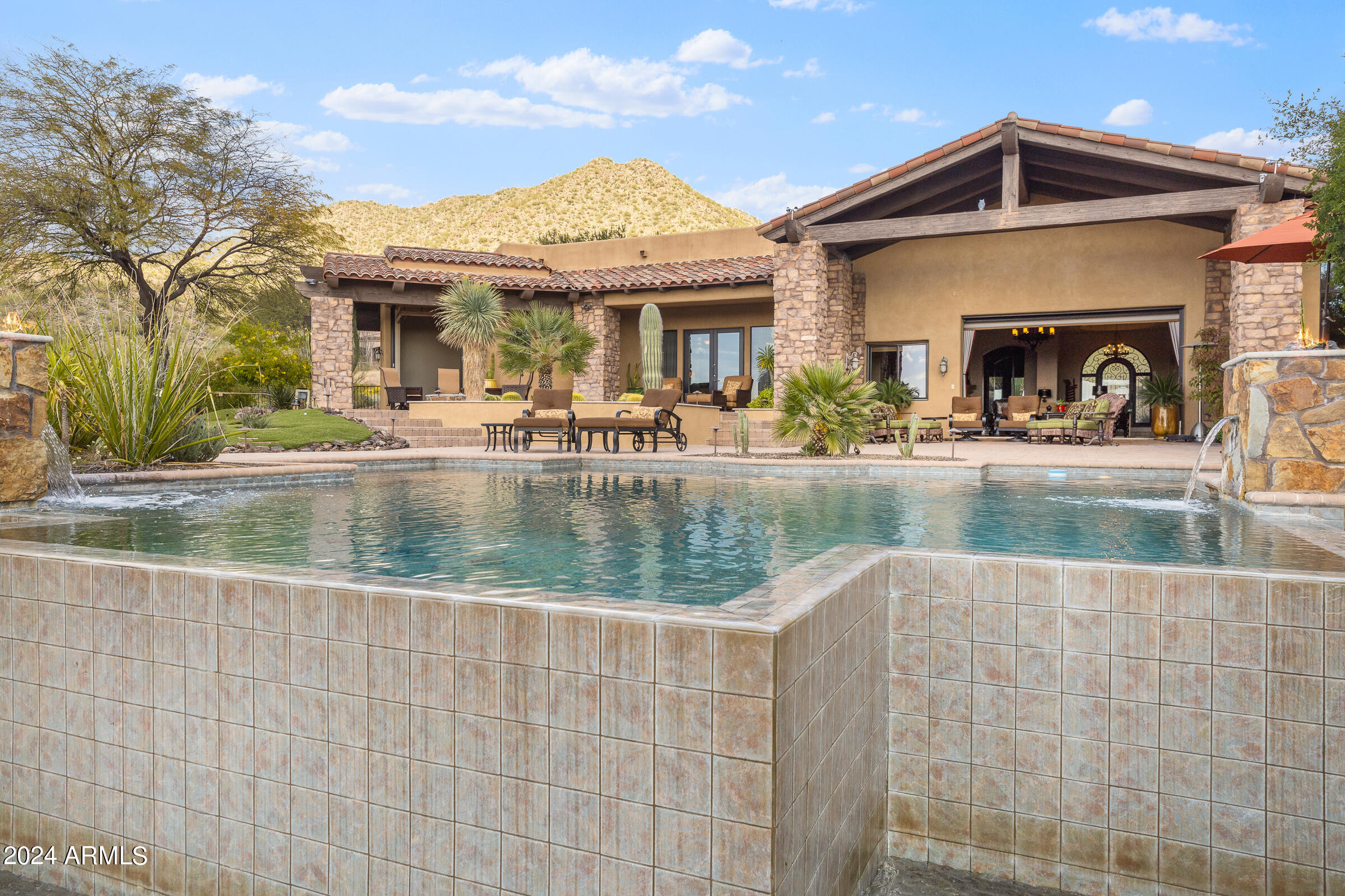 DIAMOND POINT AT LAS SENDAS MOUNTAIN - Residential