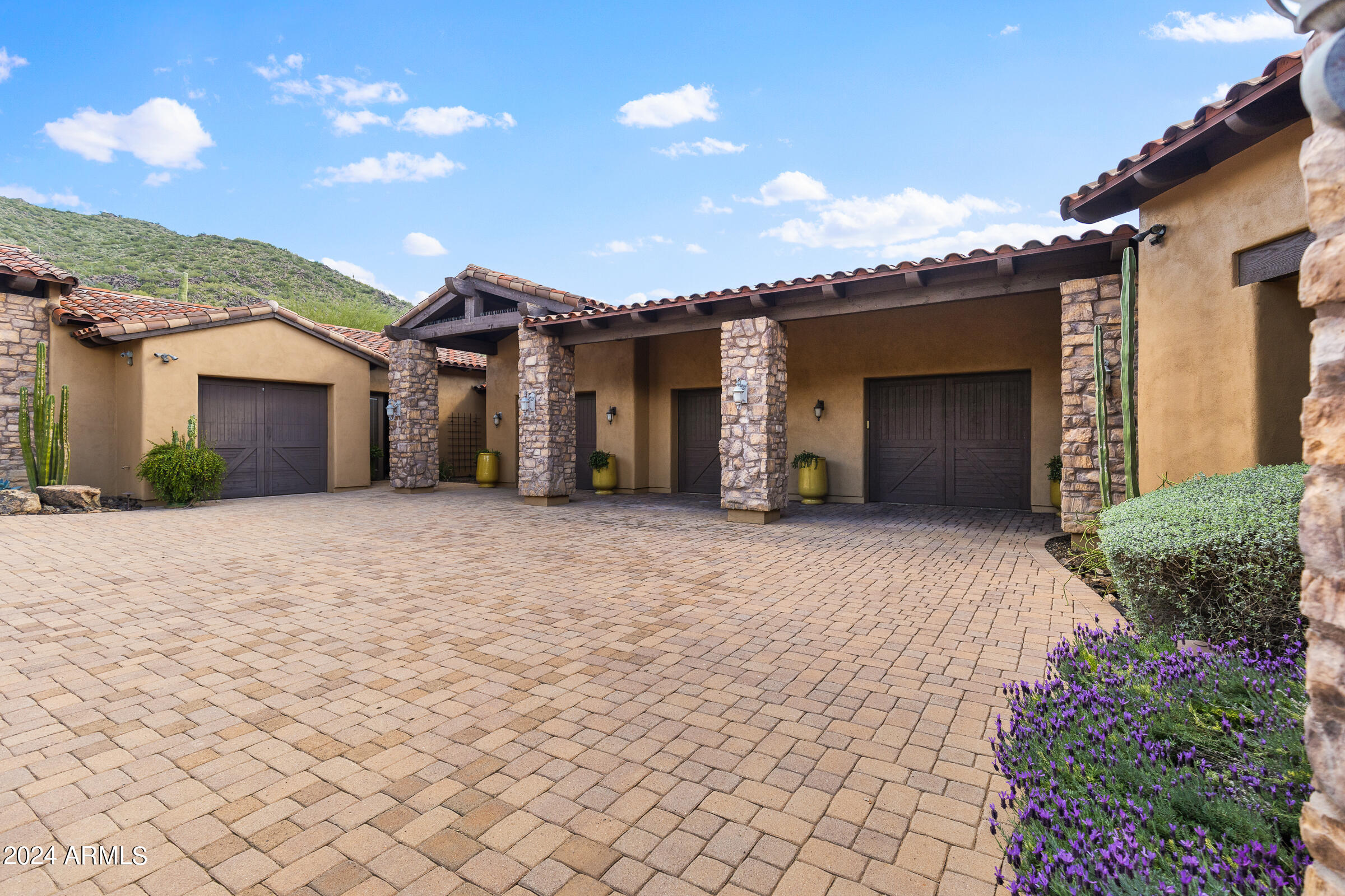 DIAMOND POINT AT LAS SENDAS MOUNTAIN - Residential