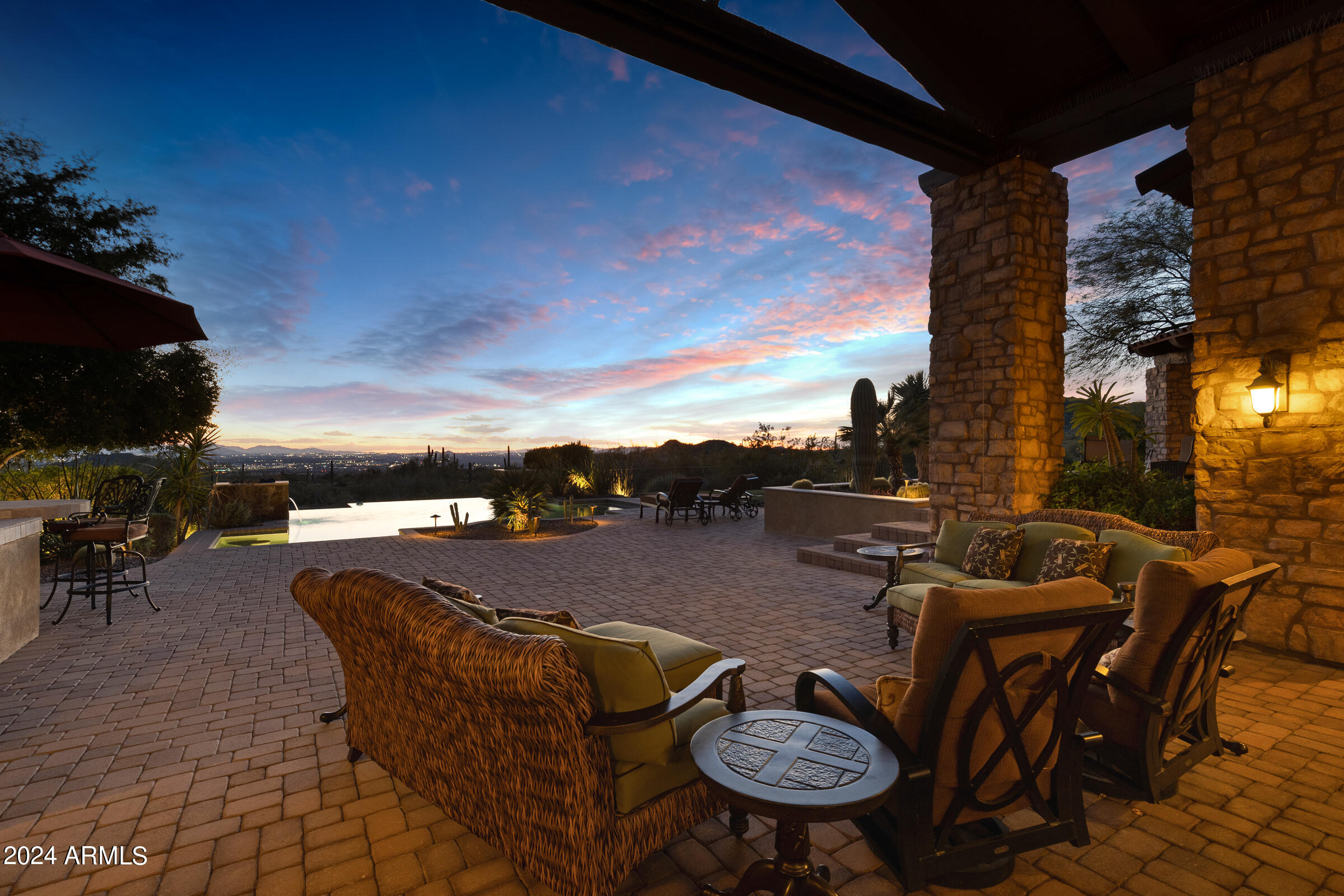 DIAMOND POINT AT LAS SENDAS MOUNTAIN - Residential