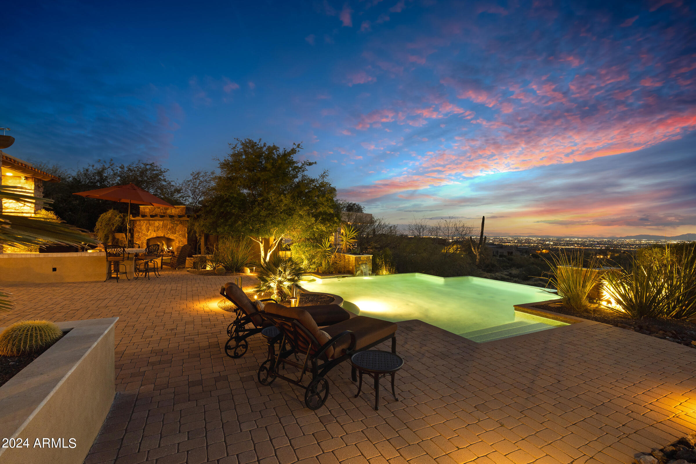 DIAMOND POINT AT LAS SENDAS MOUNTAIN - Residential