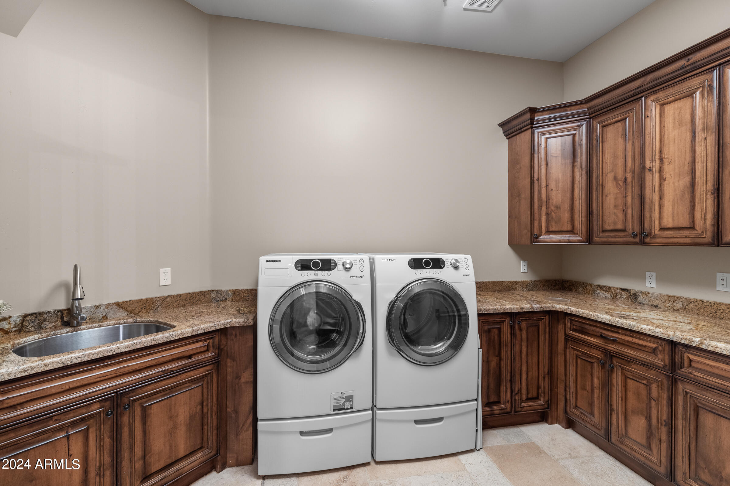 DIAMOND POINT AT LAS SENDAS MOUNTAIN - Residential