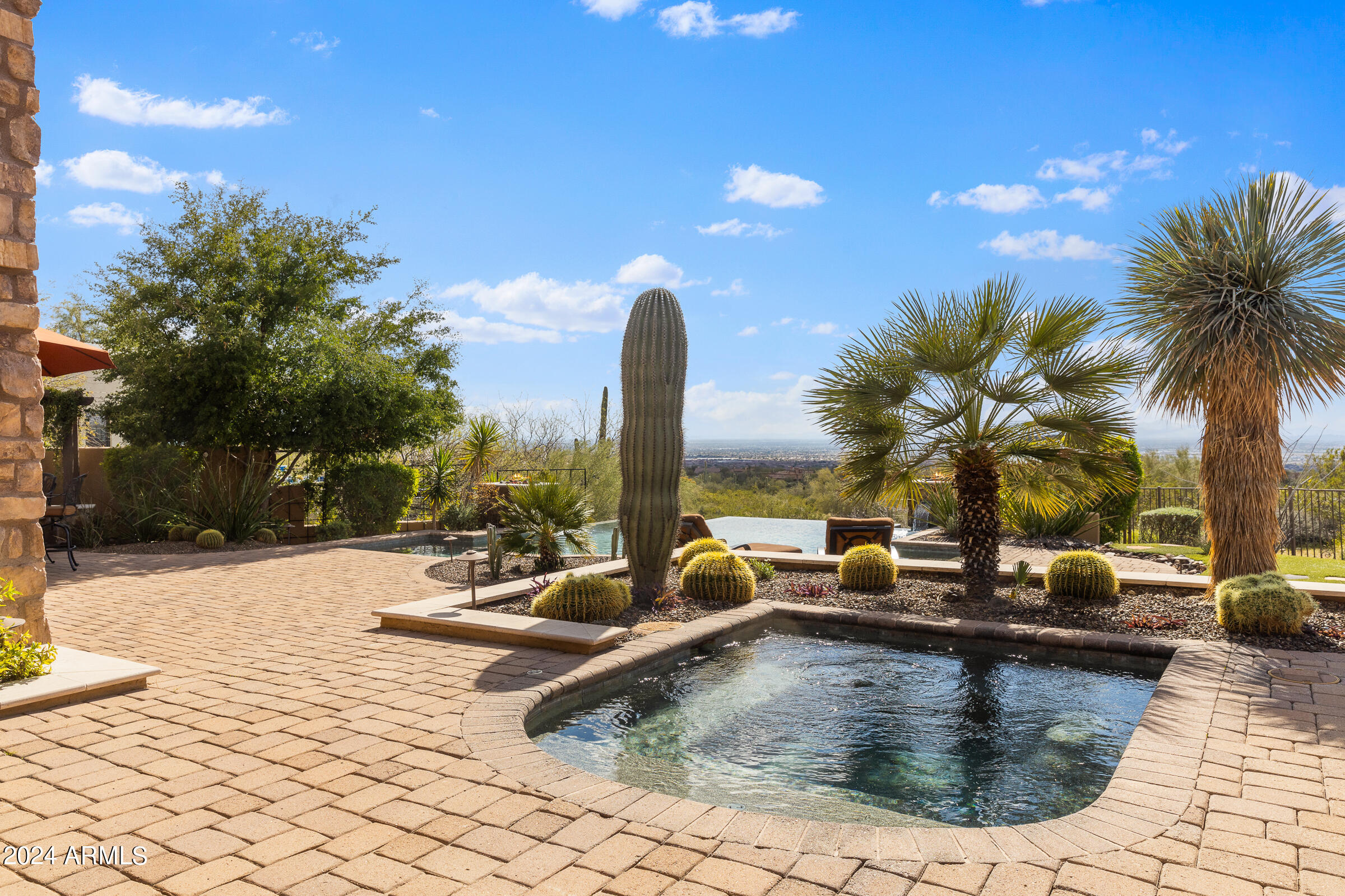 DIAMOND POINT AT LAS SENDAS MOUNTAIN - Residential