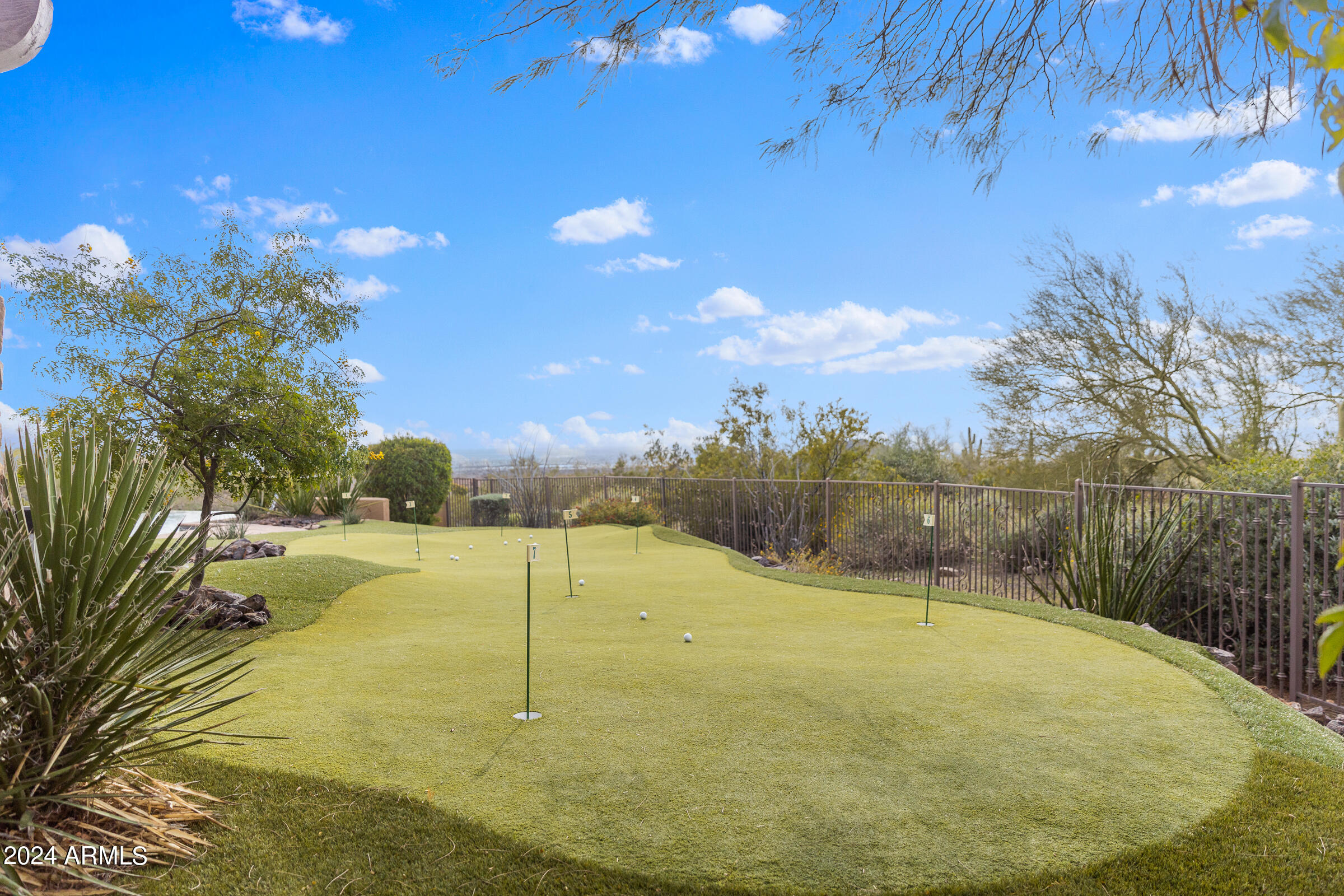 DIAMOND POINT AT LAS SENDAS MOUNTAIN - Residential
