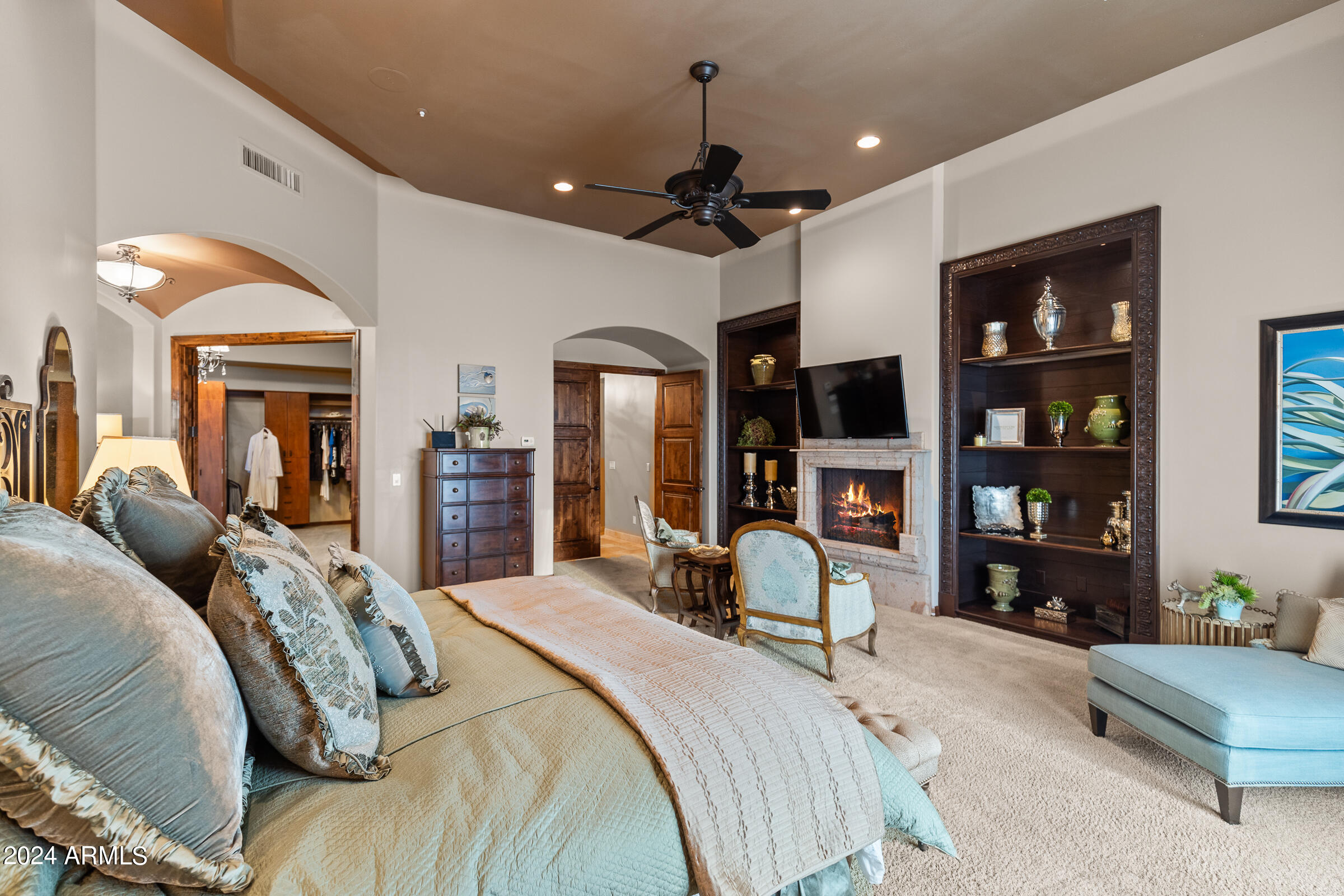 DIAMOND POINT AT LAS SENDAS MOUNTAIN - Residential