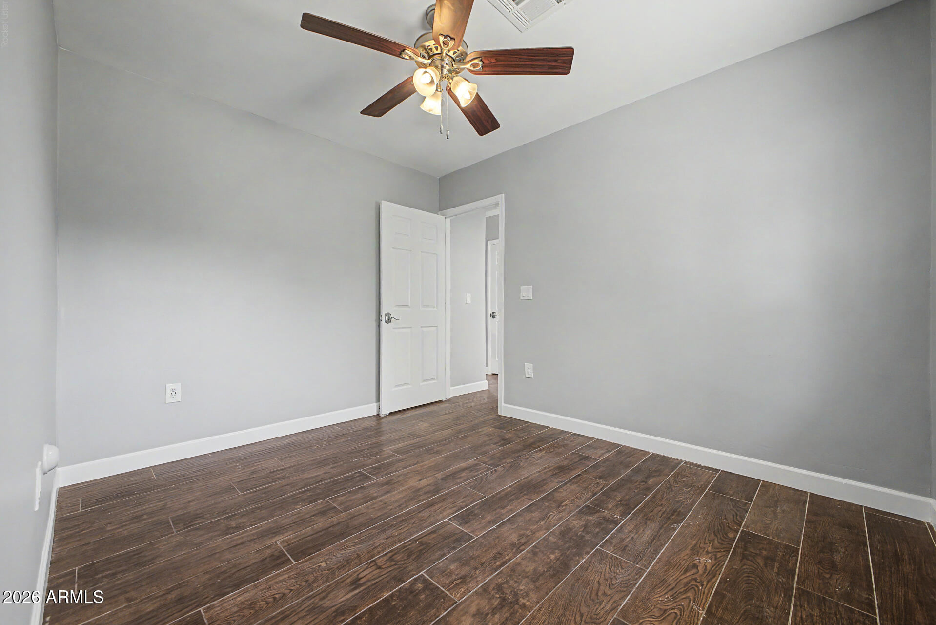 TOWN HOUSE MANOR - Residential