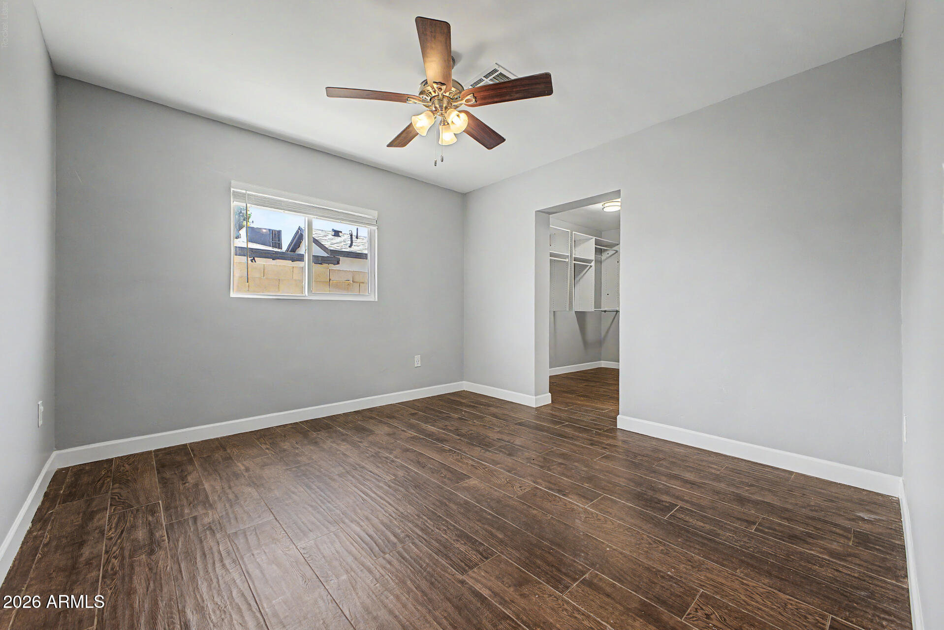 TOWN HOUSE MANOR - Residential