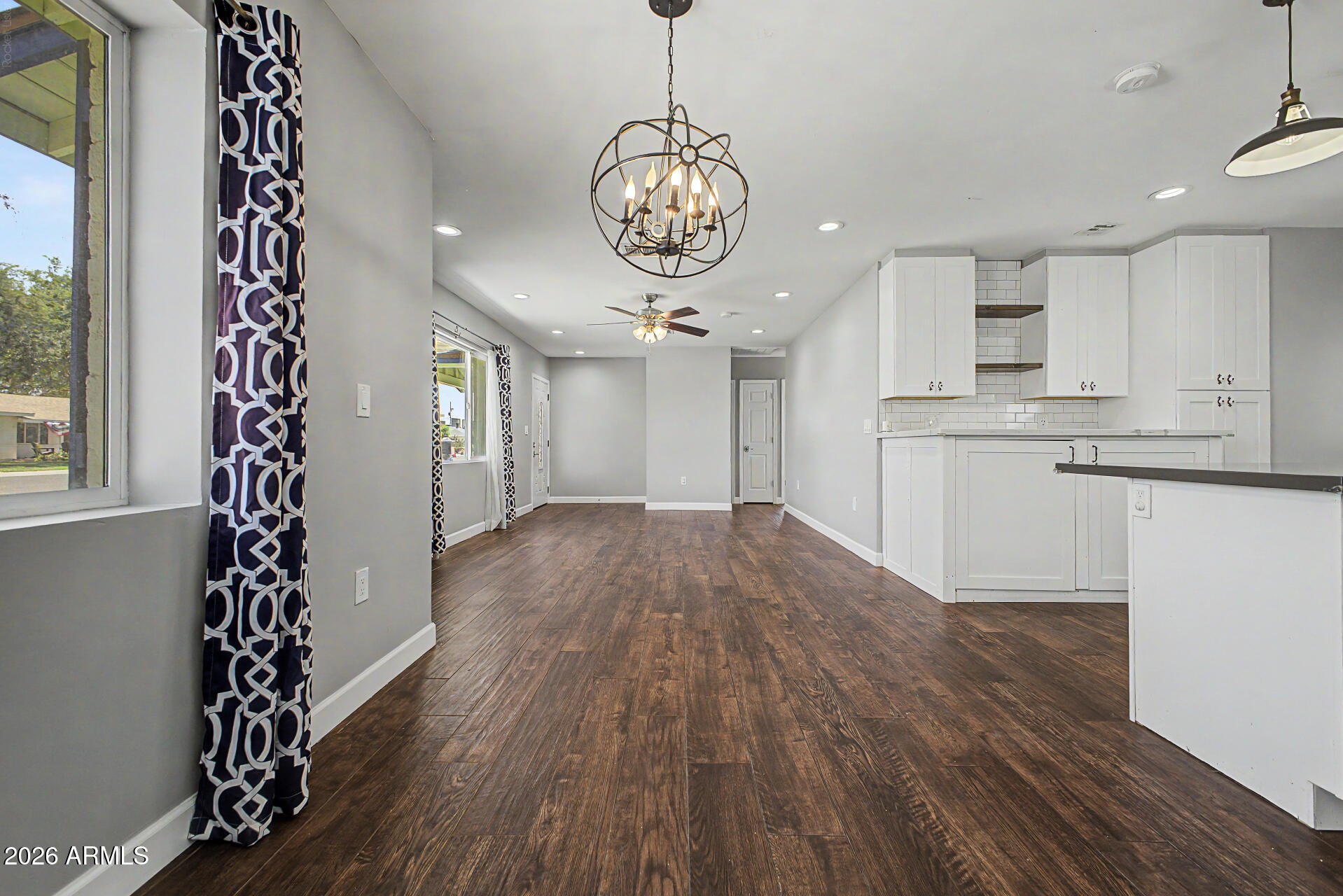 TOWN HOUSE MANOR - Residential
