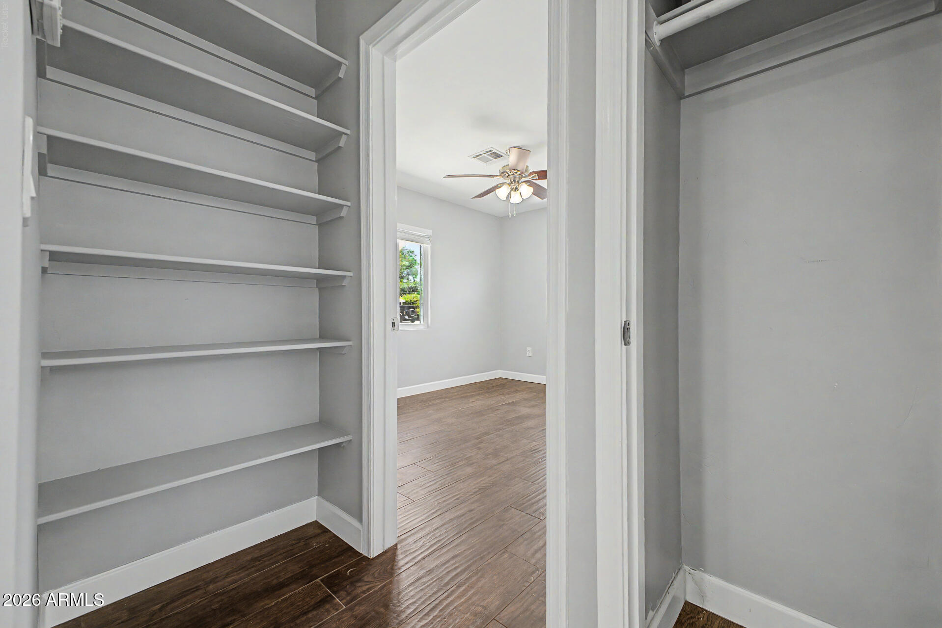 TOWN HOUSE MANOR - Residential