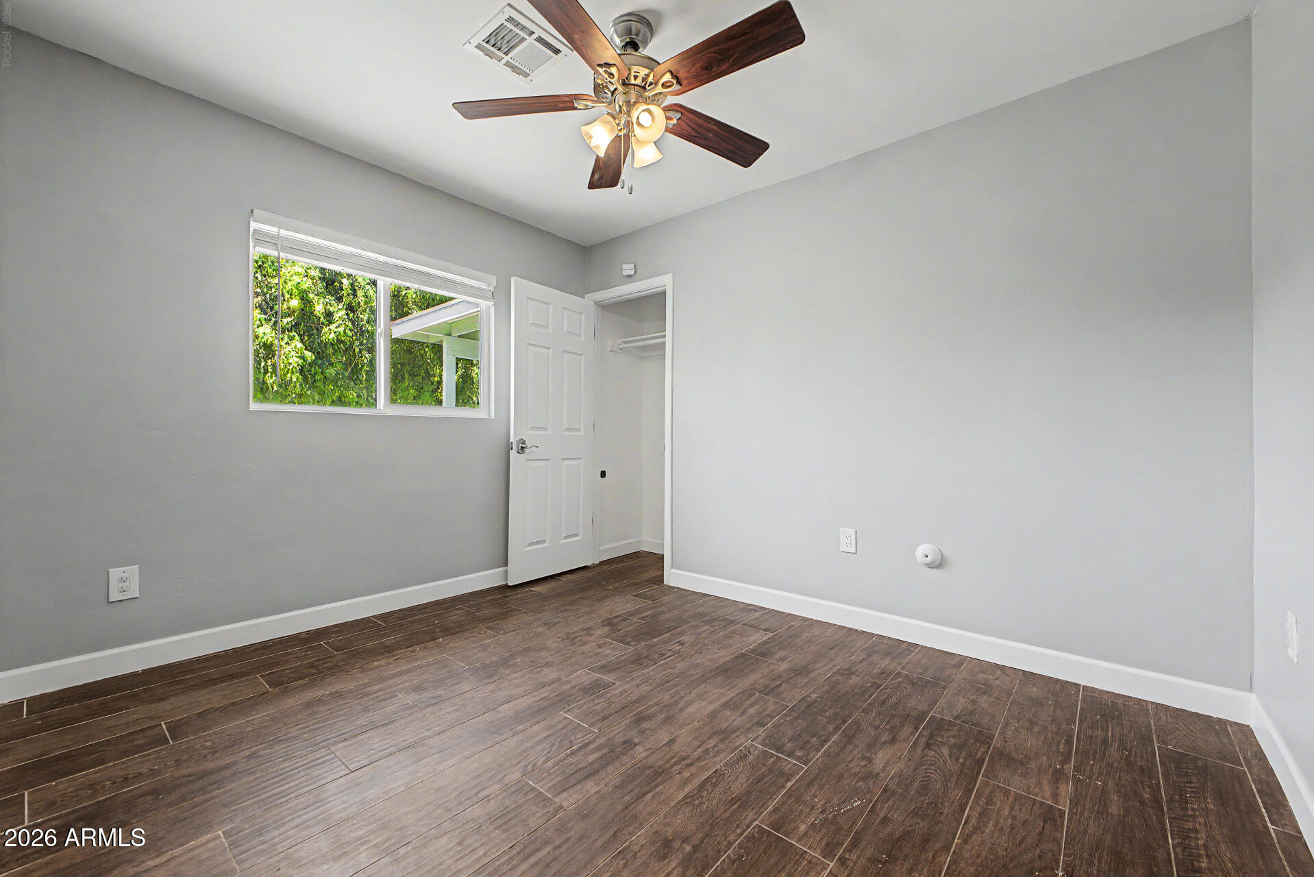 TOWN HOUSE MANOR - Residential
