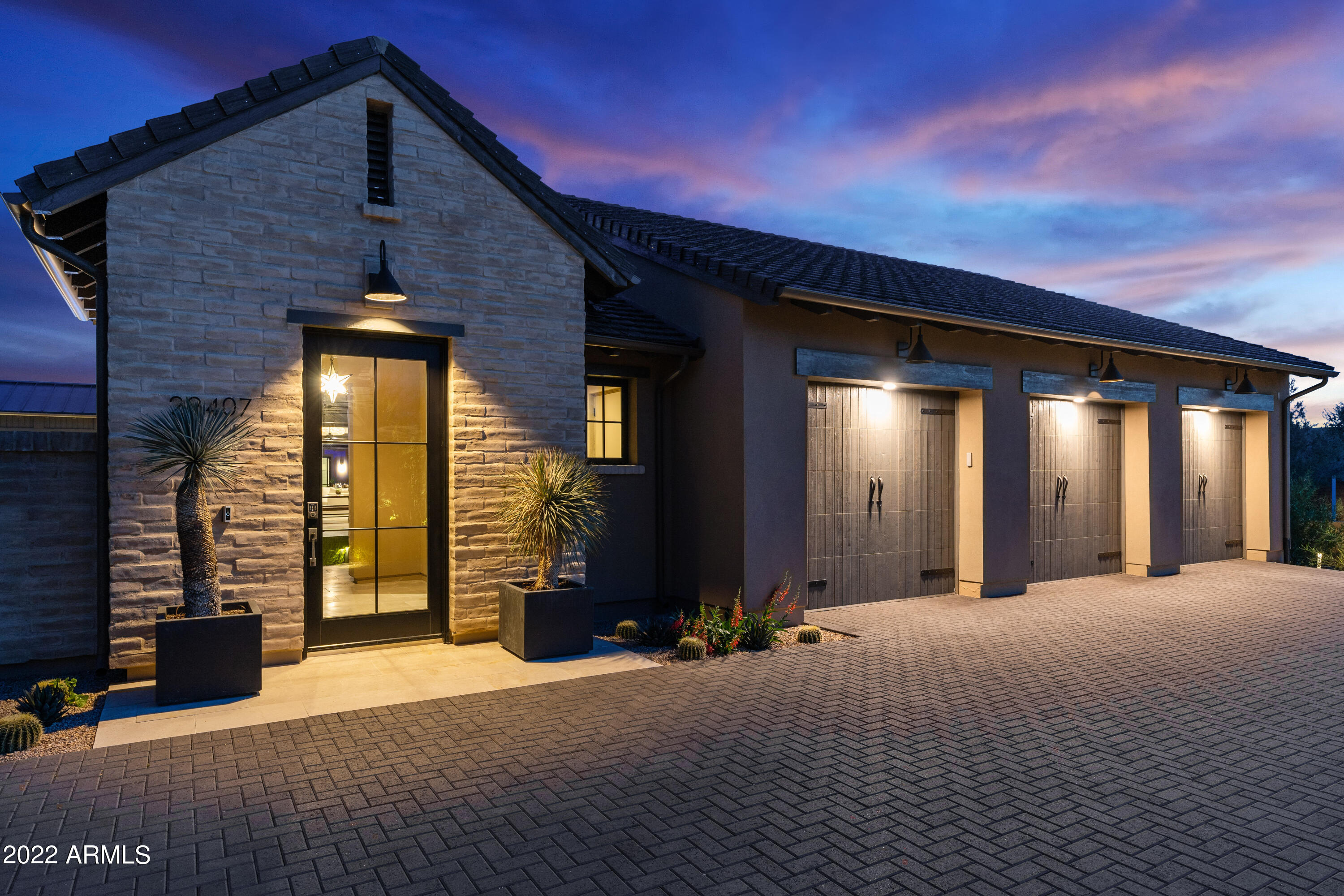 WHITE HORSE - Residential