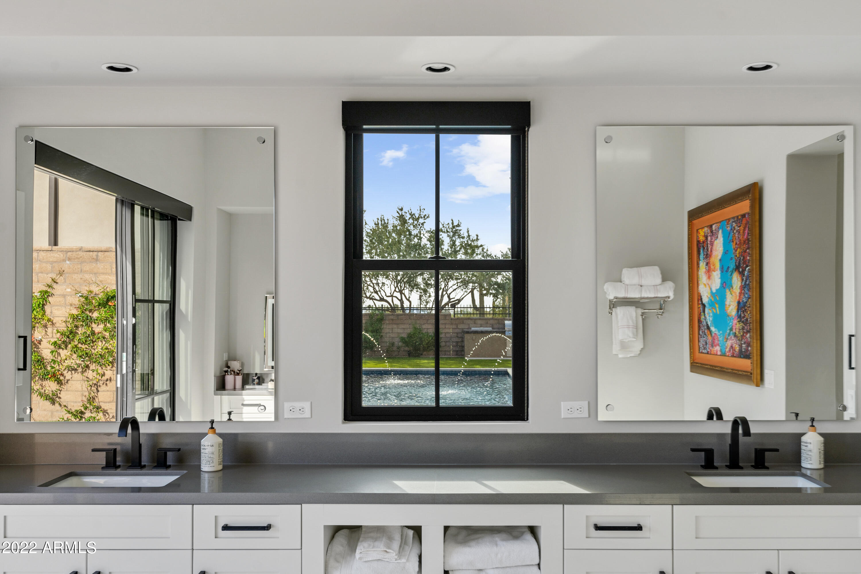 WHITE HORSE - Residential