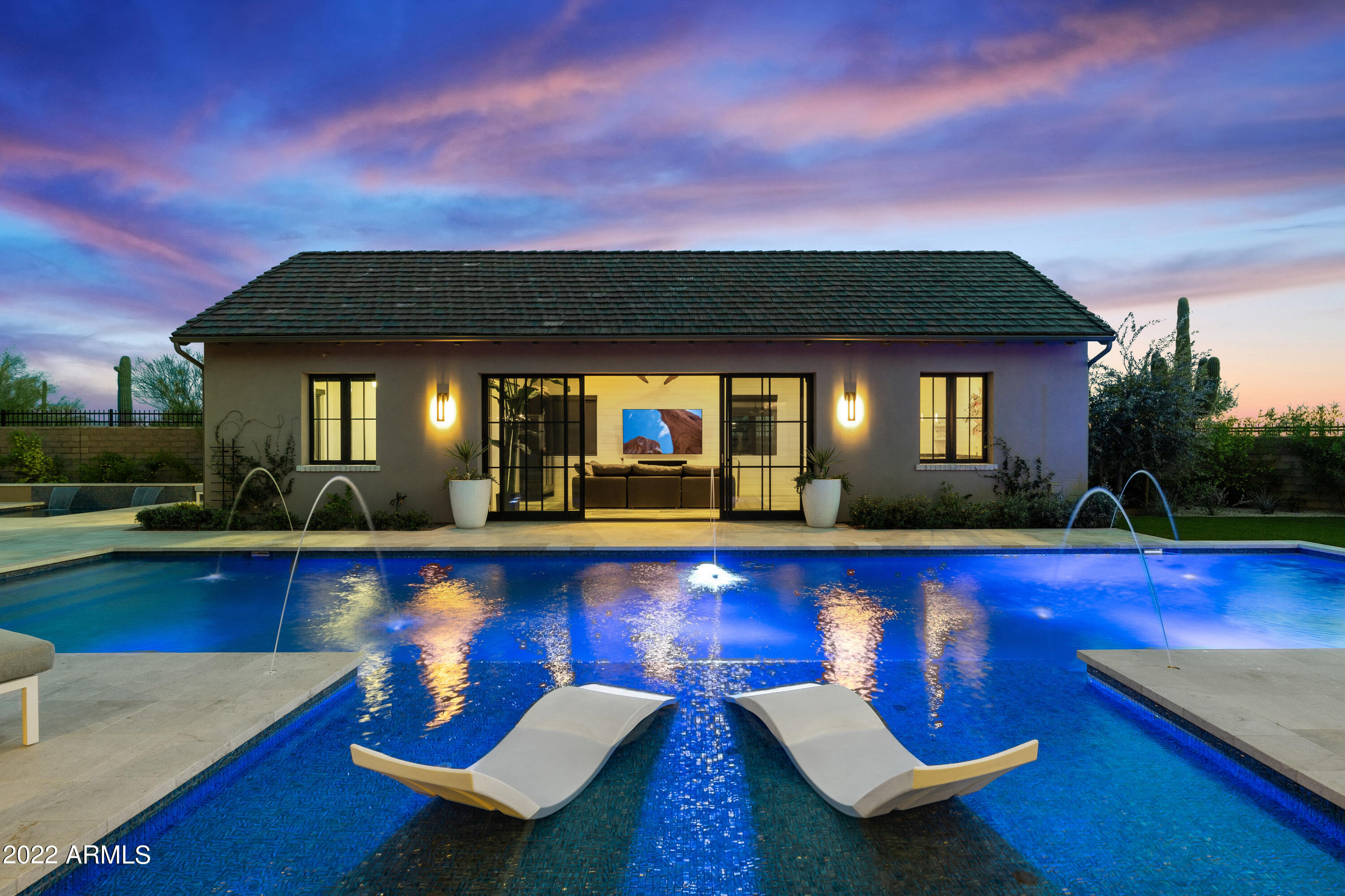 WHITE HORSE - Residential