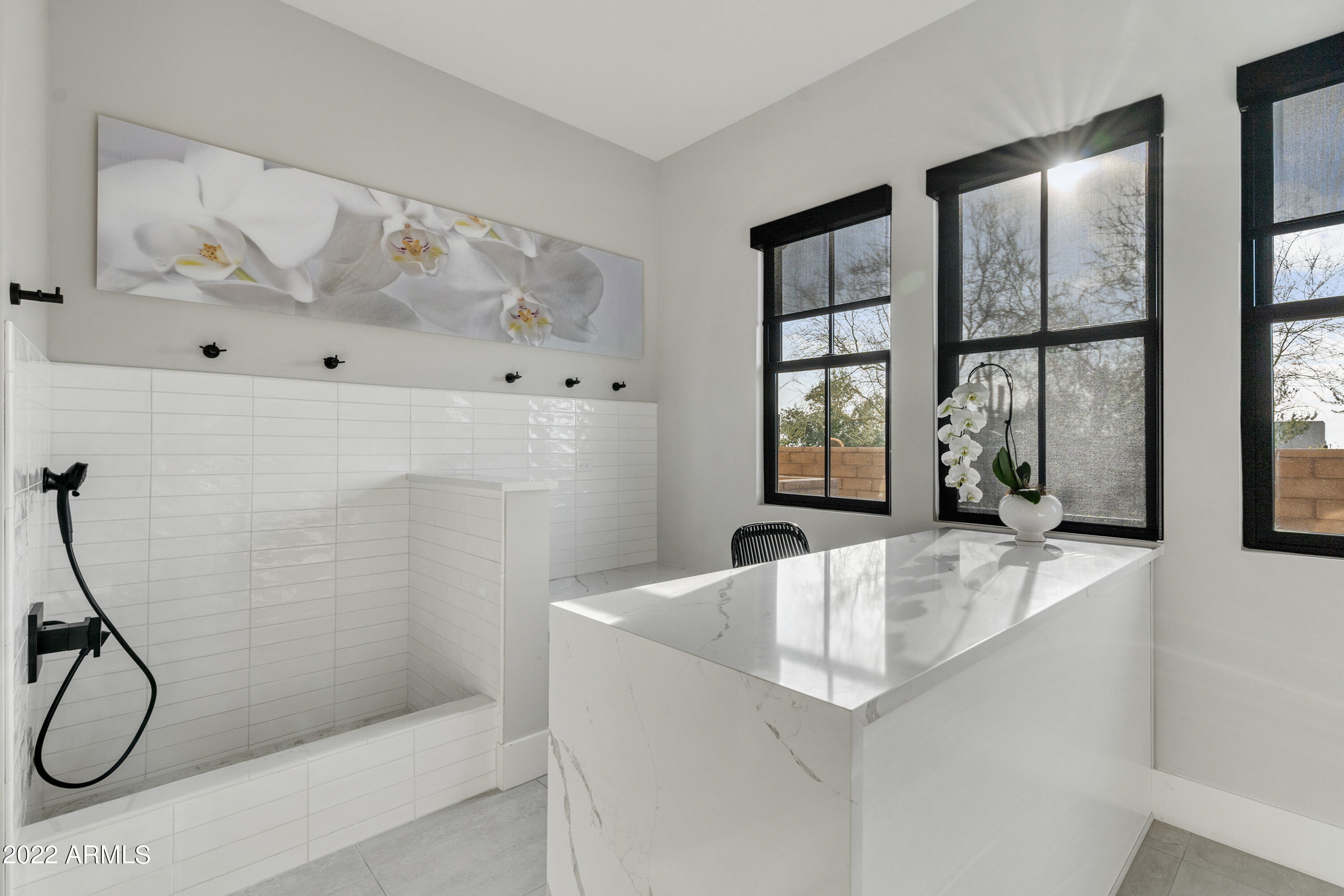 WHITE HORSE - Residential