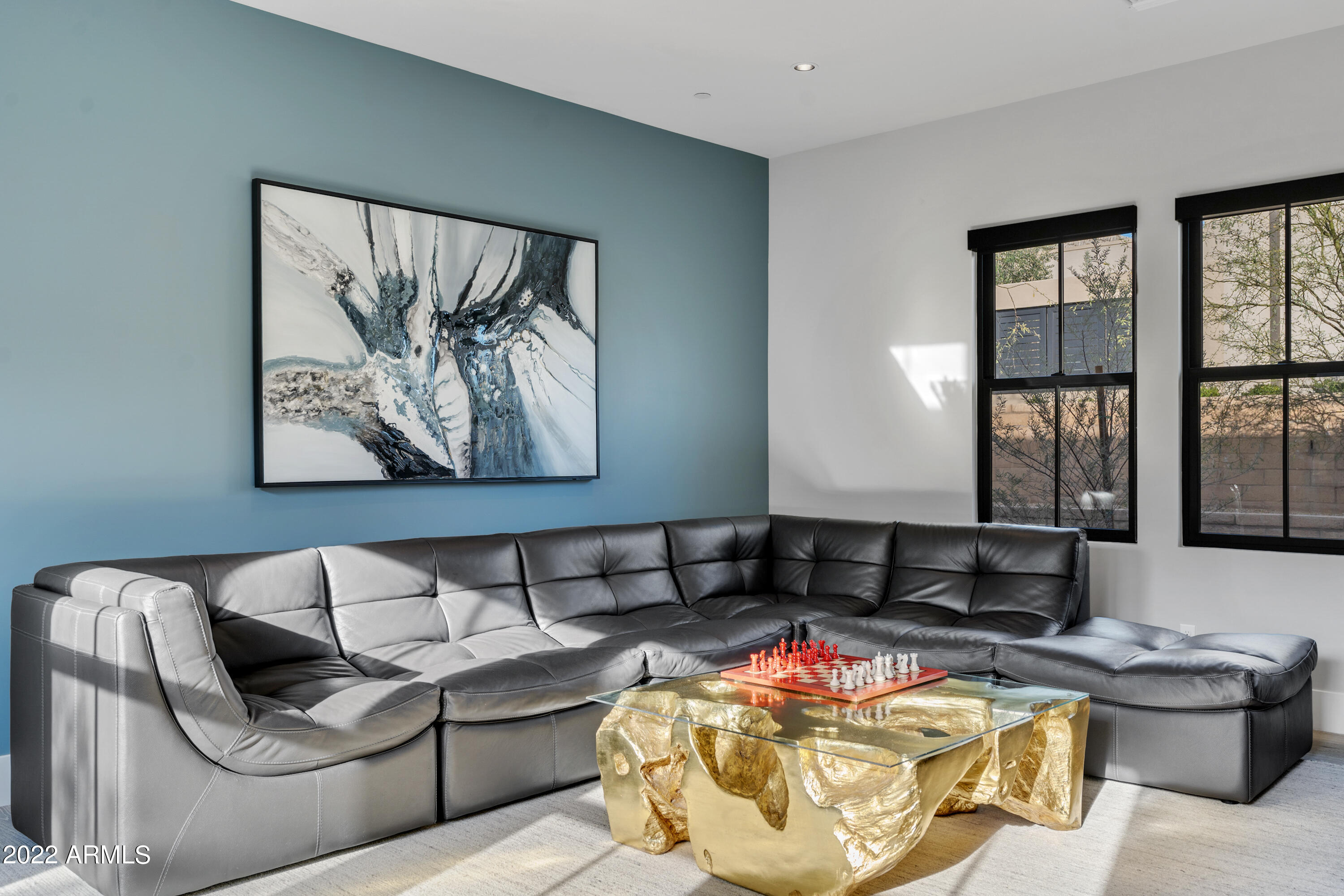 WHITE HORSE - Residential