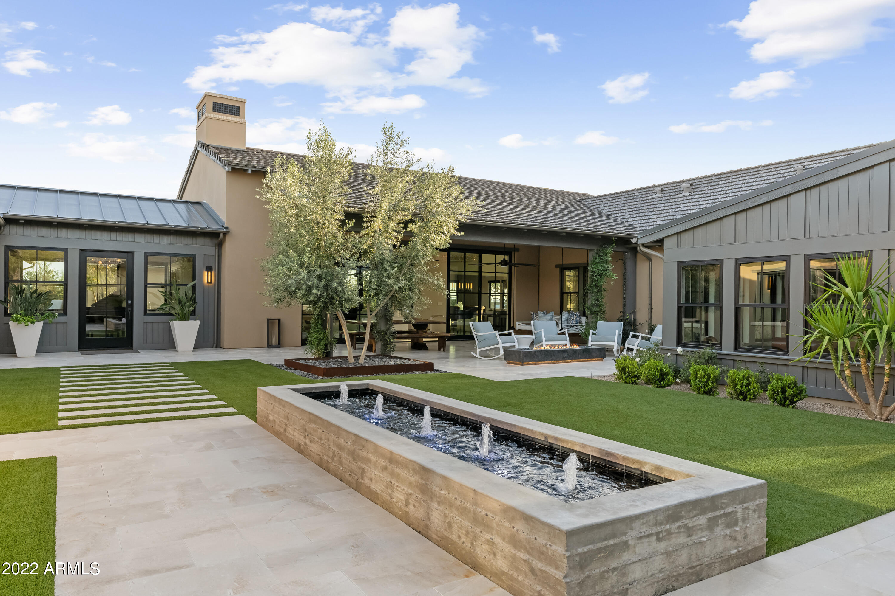 WHITE HORSE - Residential