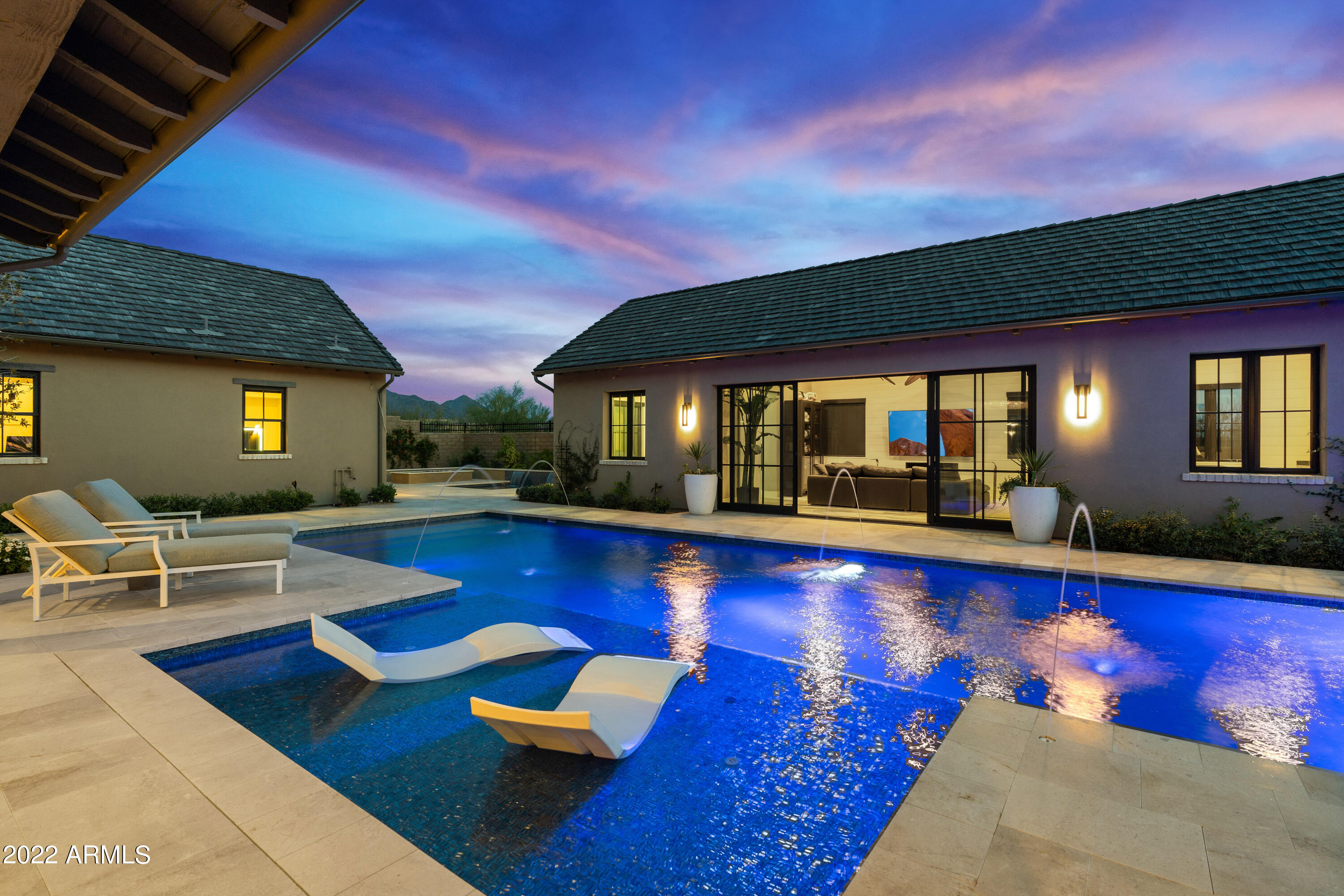 WHITE HORSE - Residential