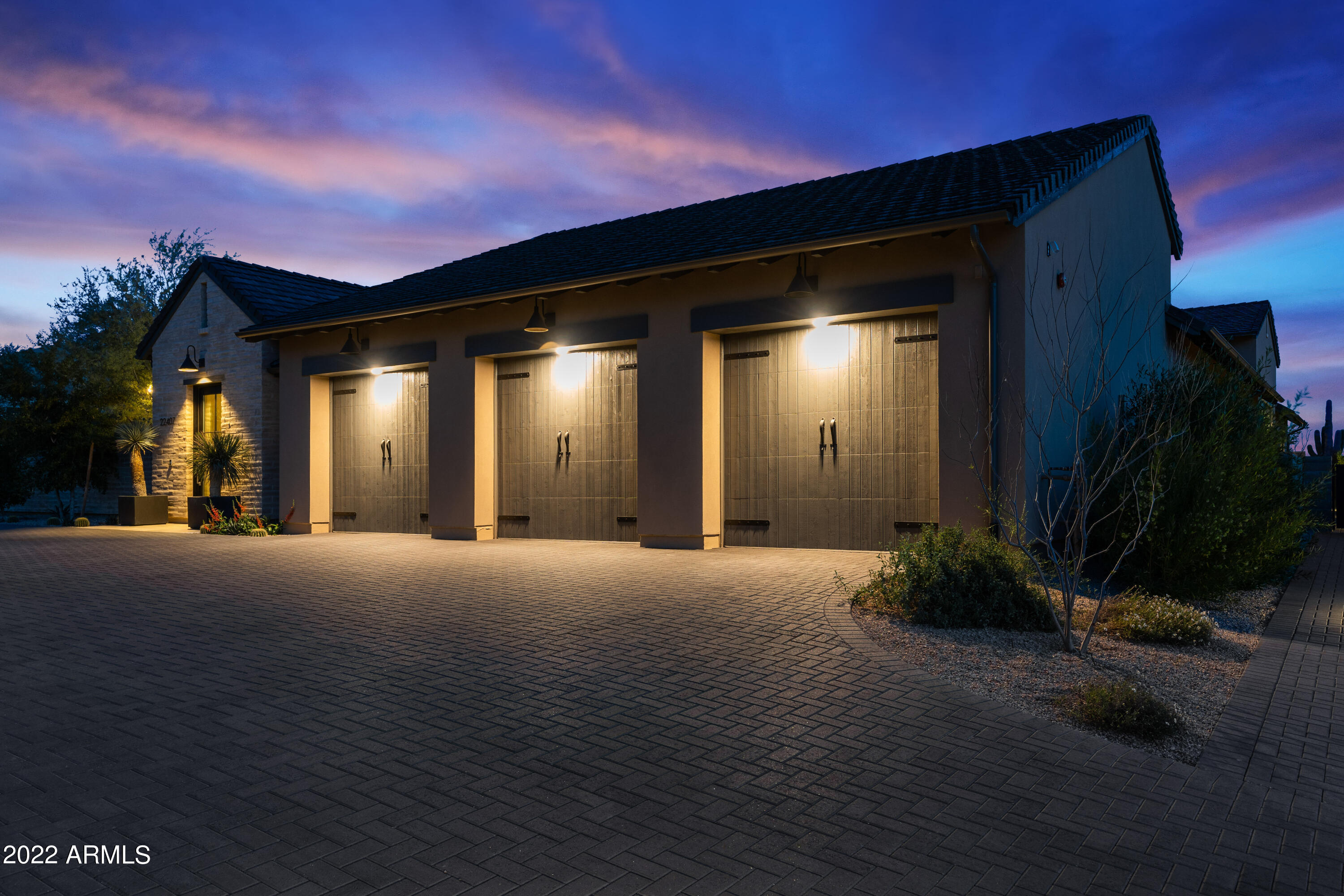WHITE HORSE - Residential