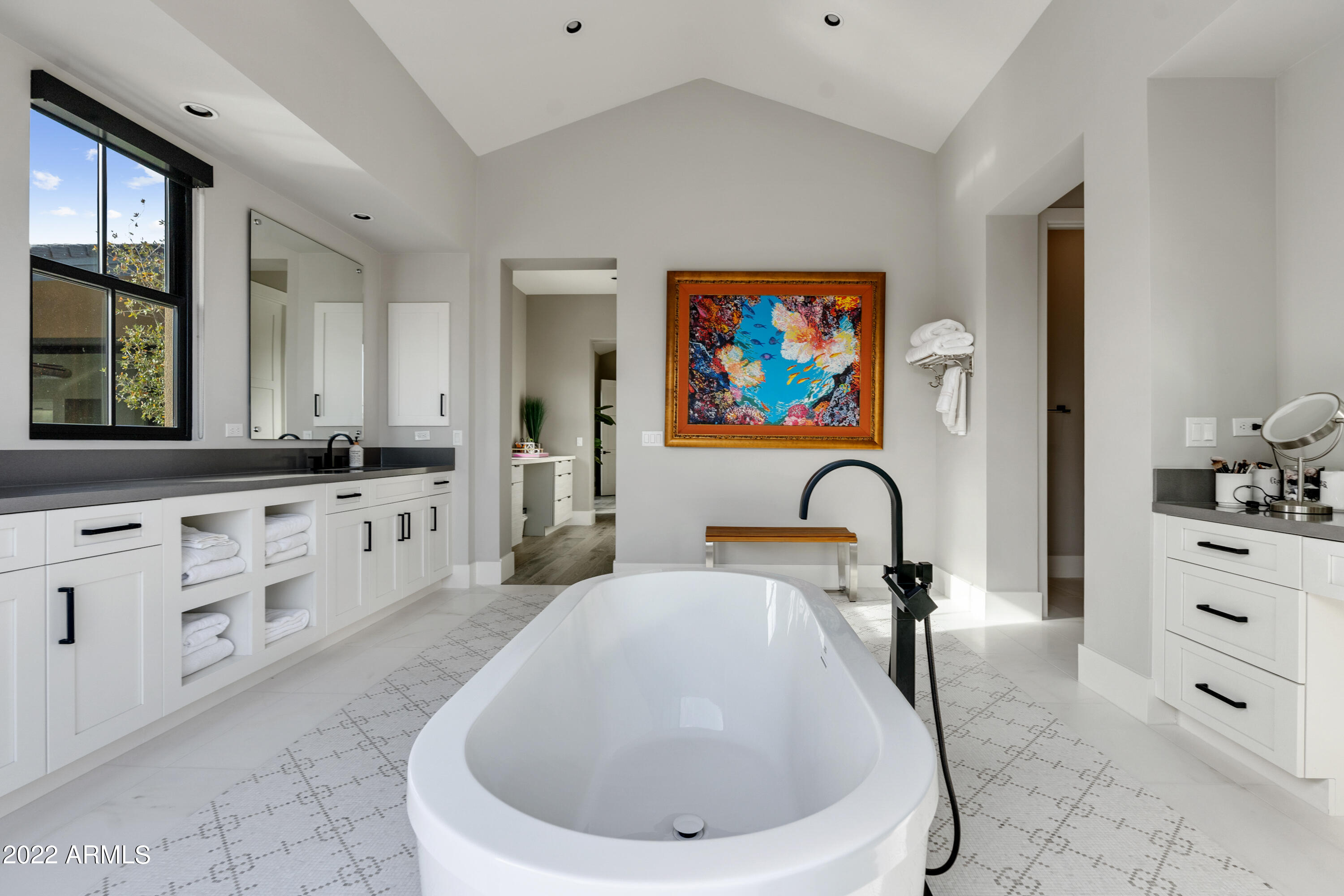 WHITE HORSE - Residential