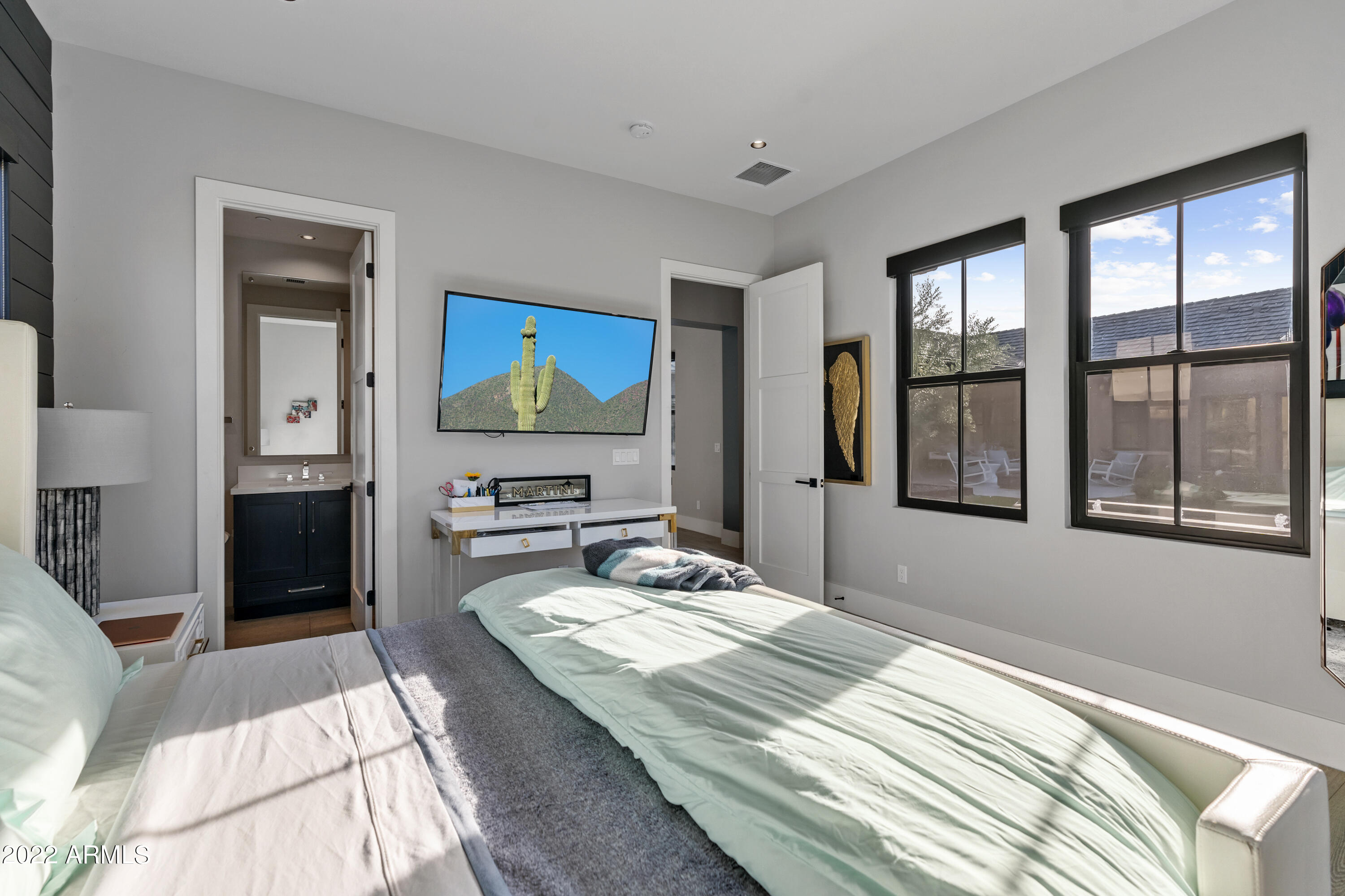 WHITE HORSE - Residential