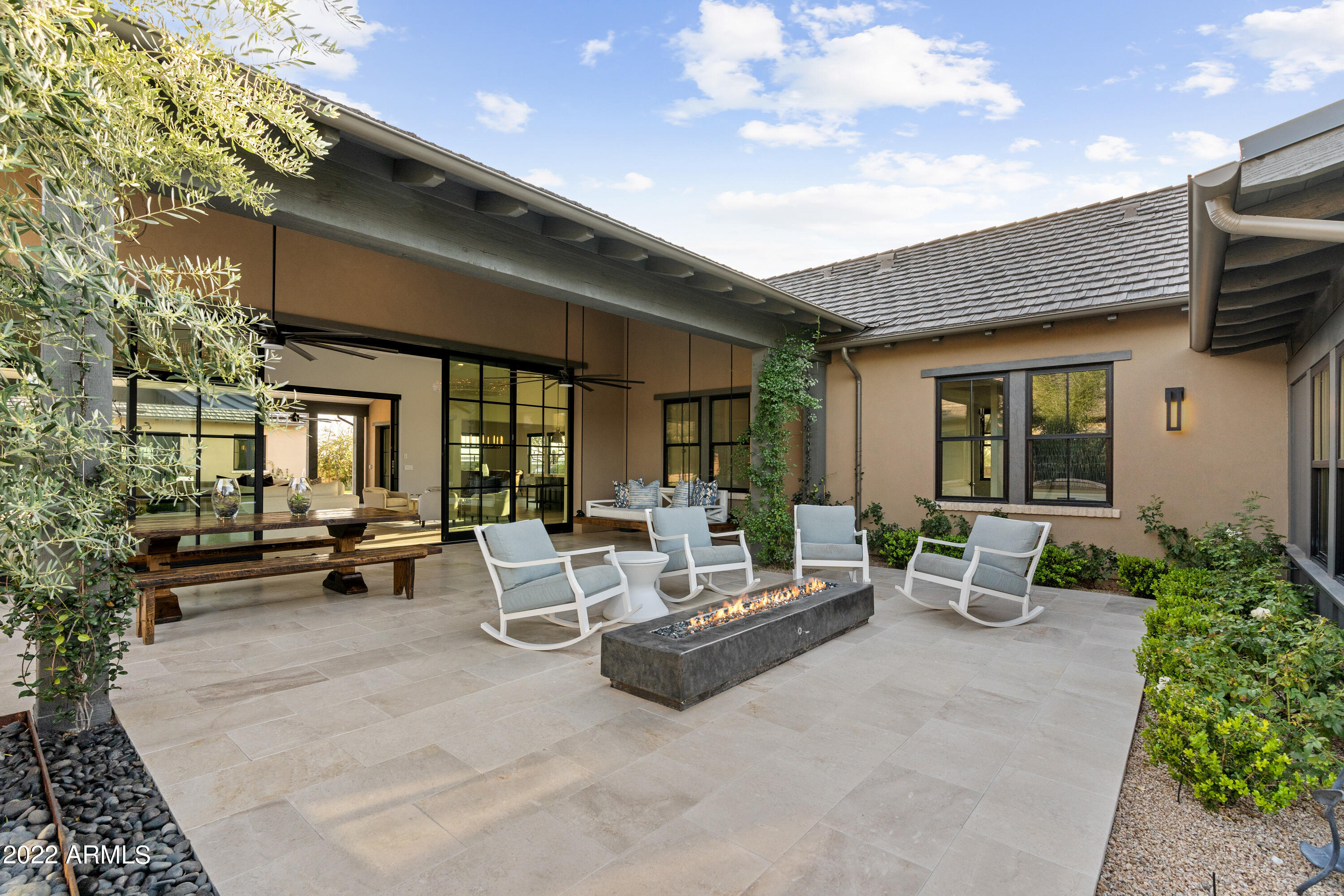 WHITE HORSE - Residential