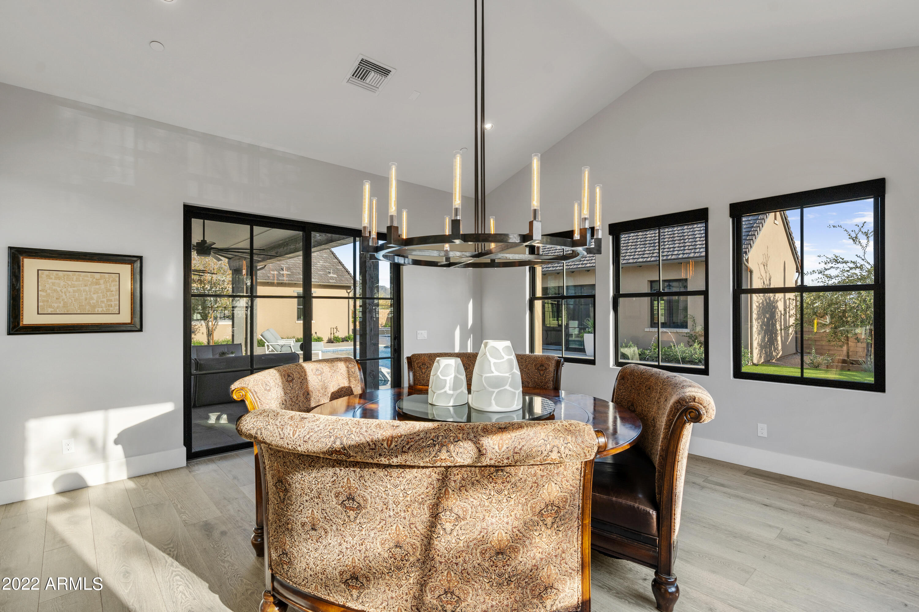 WHITE HORSE - Residential