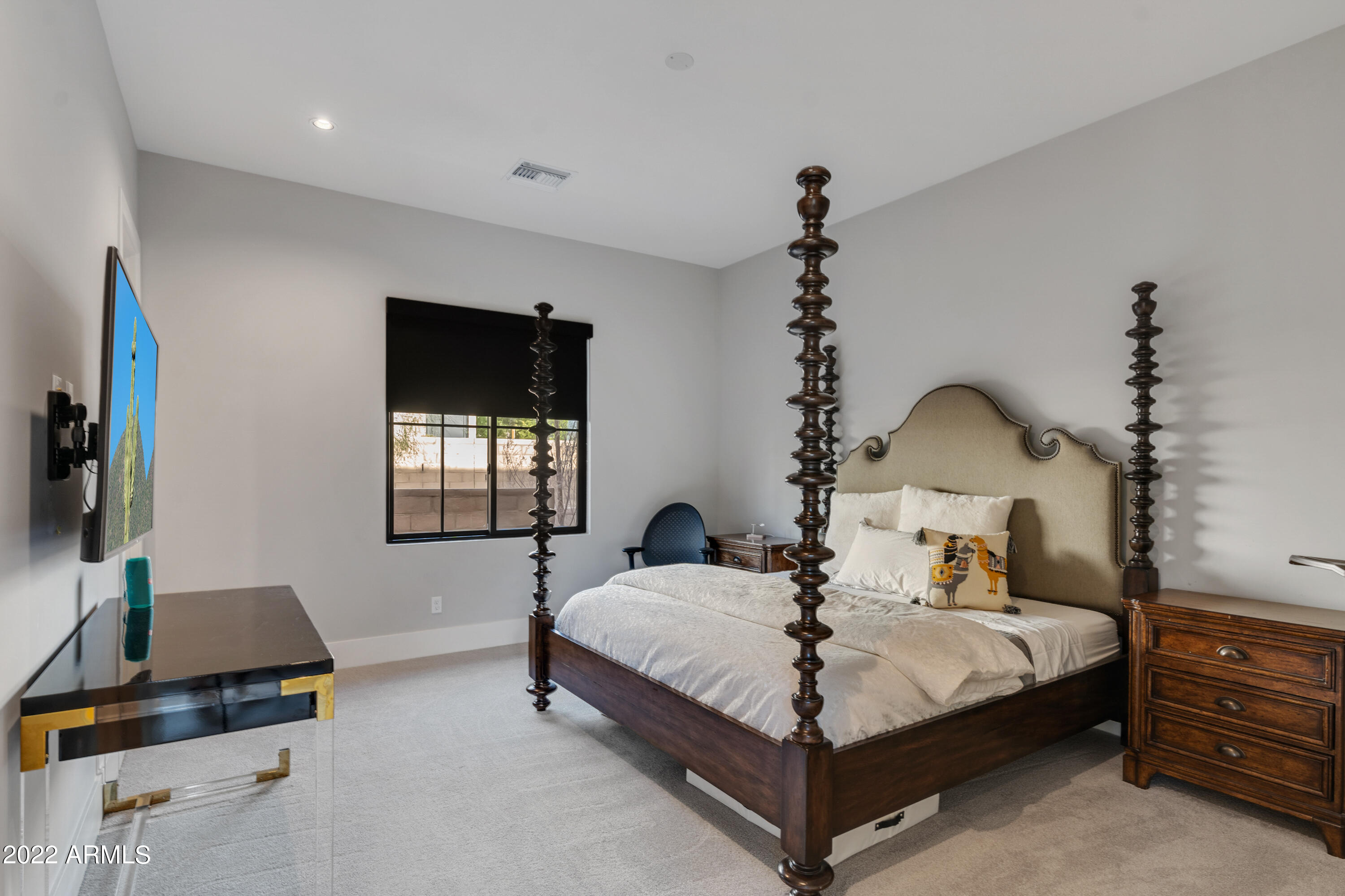 WHITE HORSE - Residential