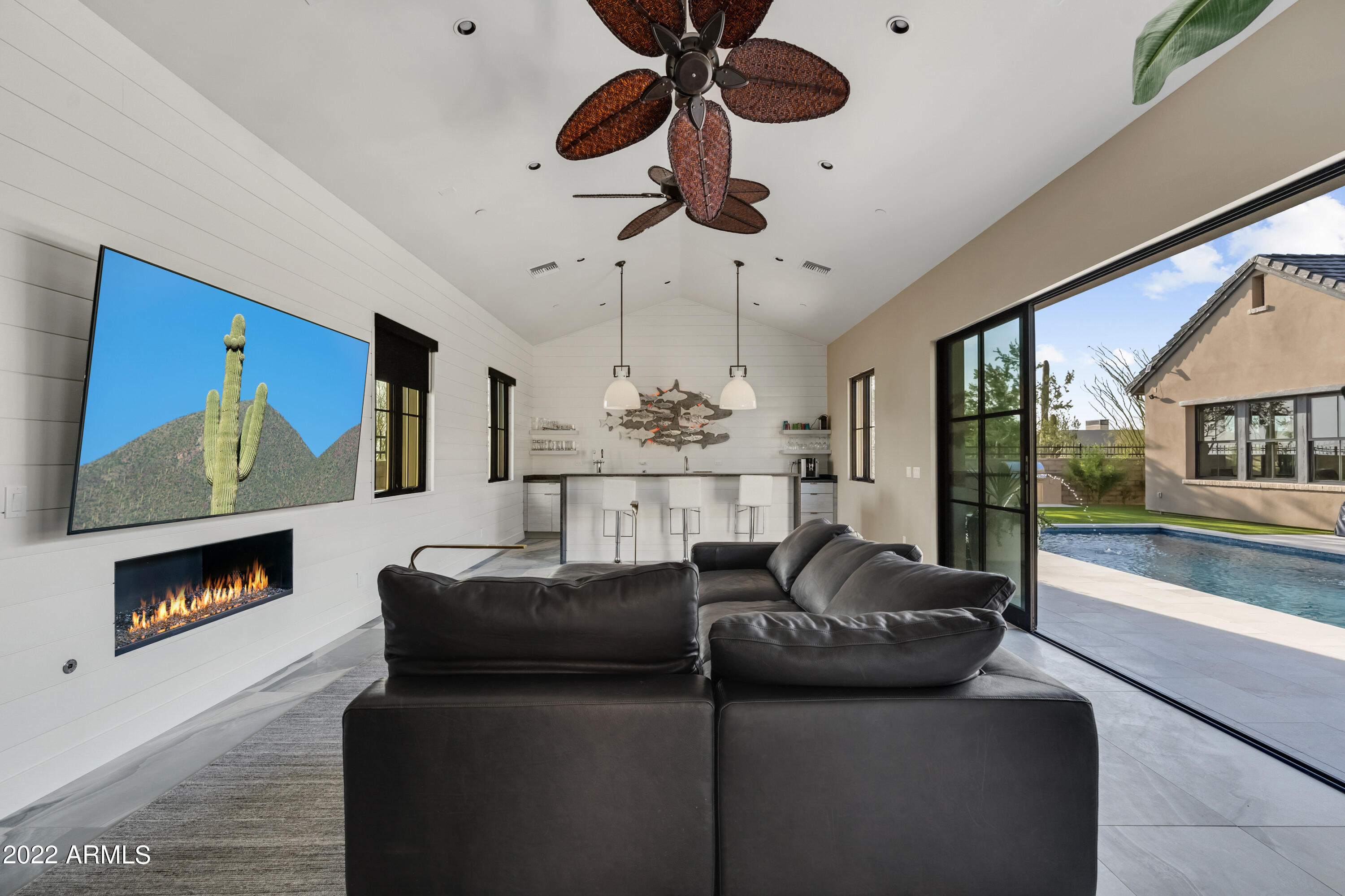 WHITE HORSE - Residential